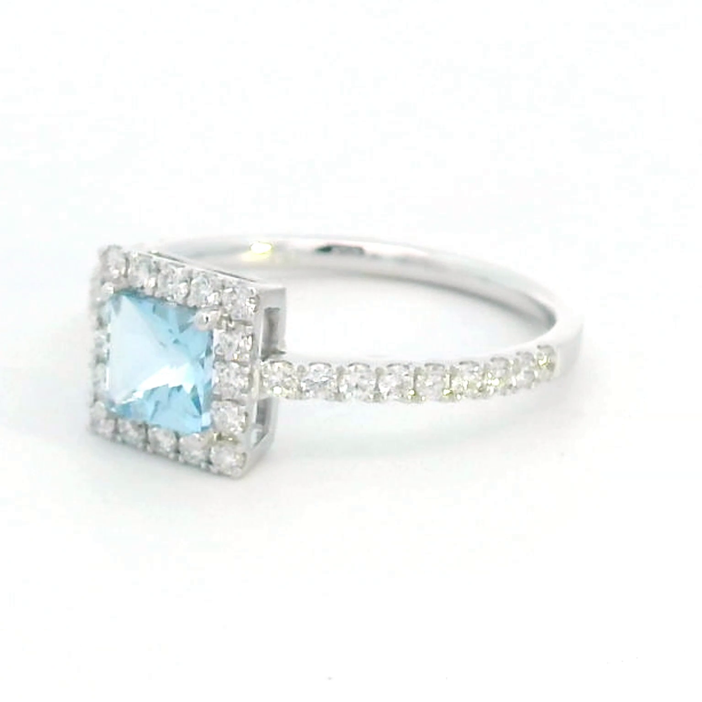Square-cut Aquamarine and Diamond Ring in 18K White Gold - Elegant Halo Design