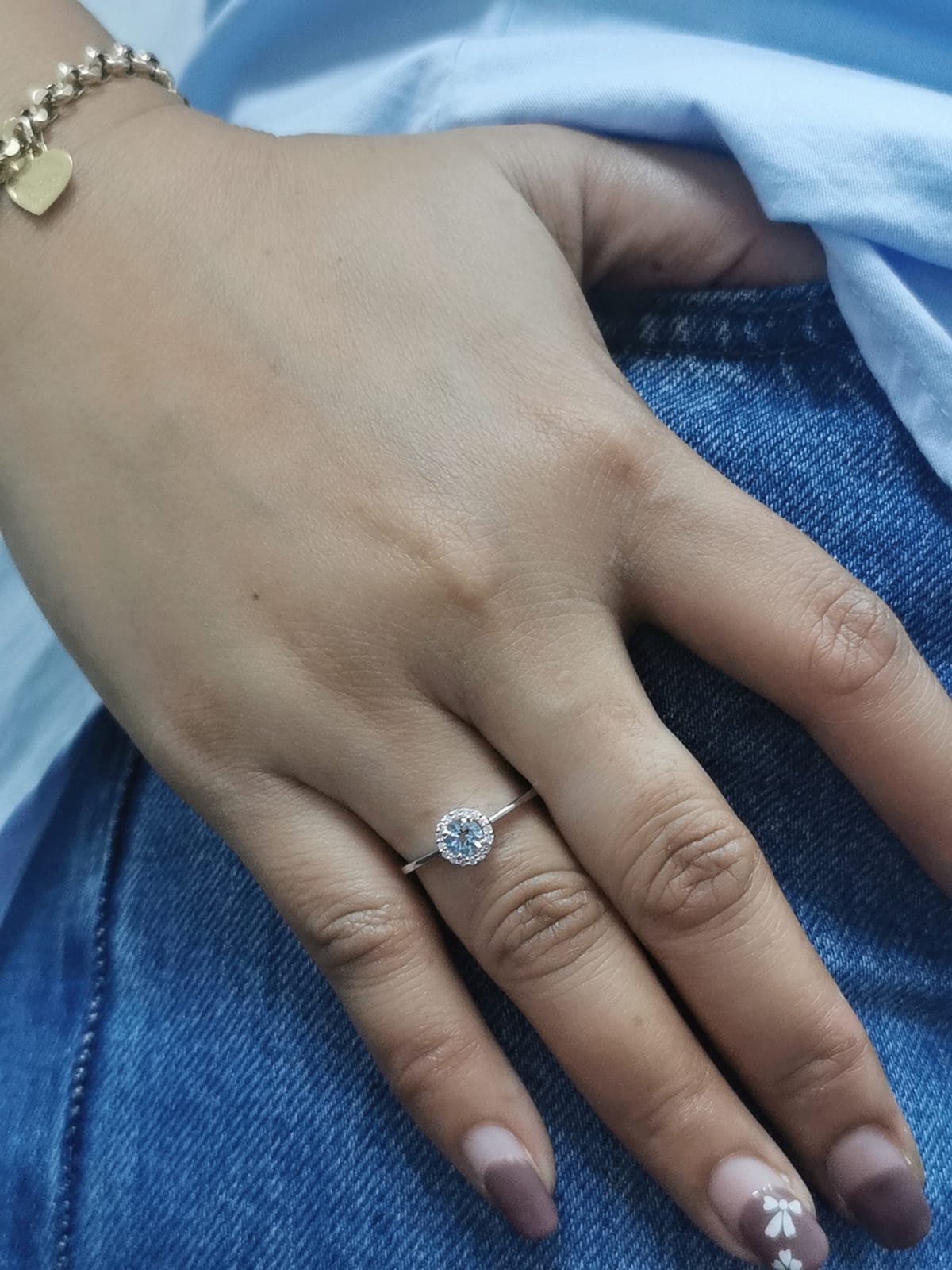 18K Gold Round-cut Aquamarine Ring with Diamond Halo