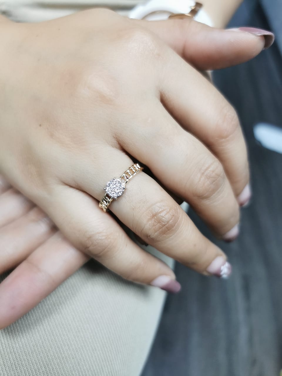 18K Yellow Gold Ring with 0.24ct Diamond Cluster and Cuban Link Chain Band – Women's Gift Box Included