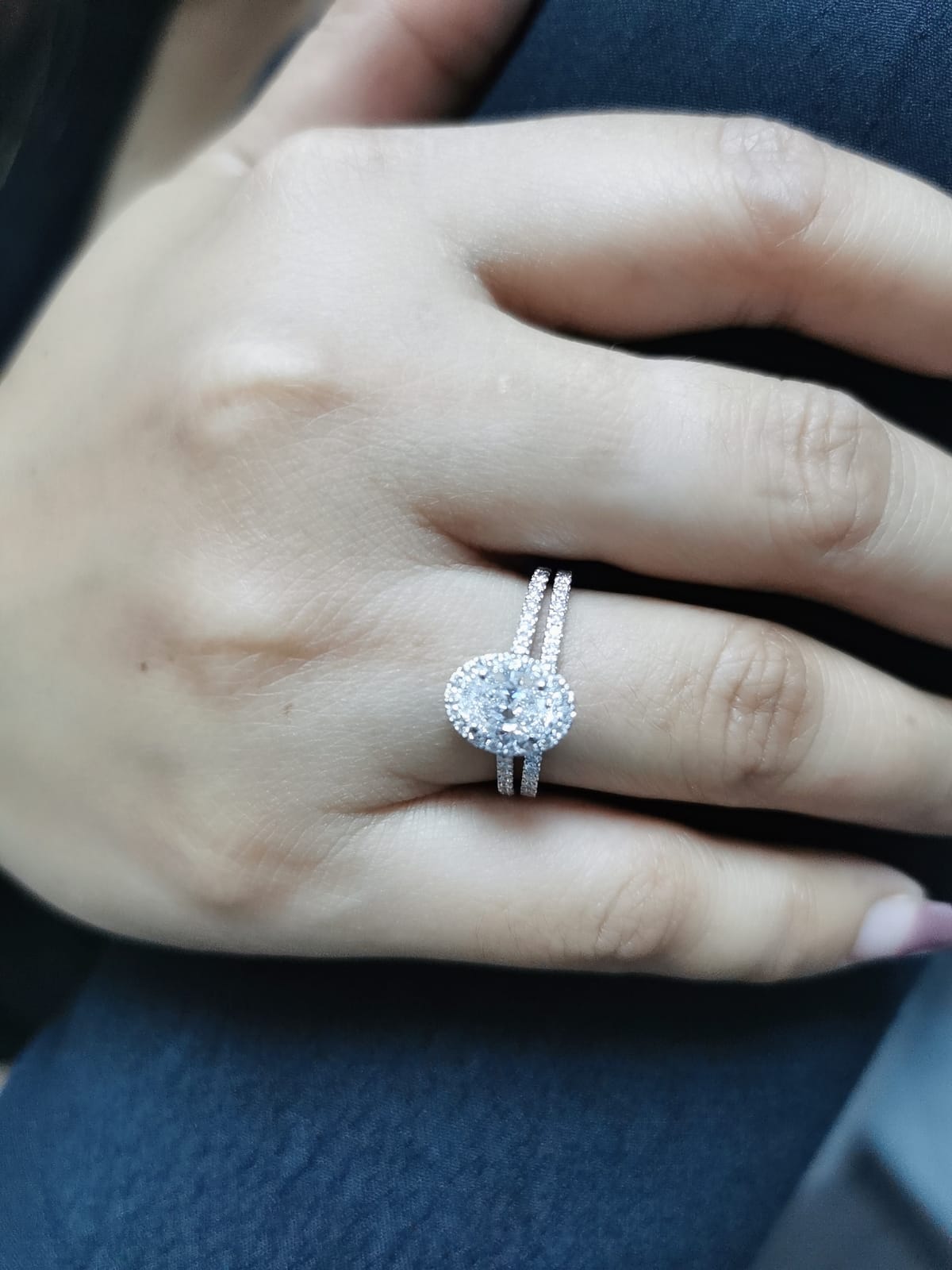 1.03 Carat Oval Diamond Halo Engagement Ring in 18K Gold
