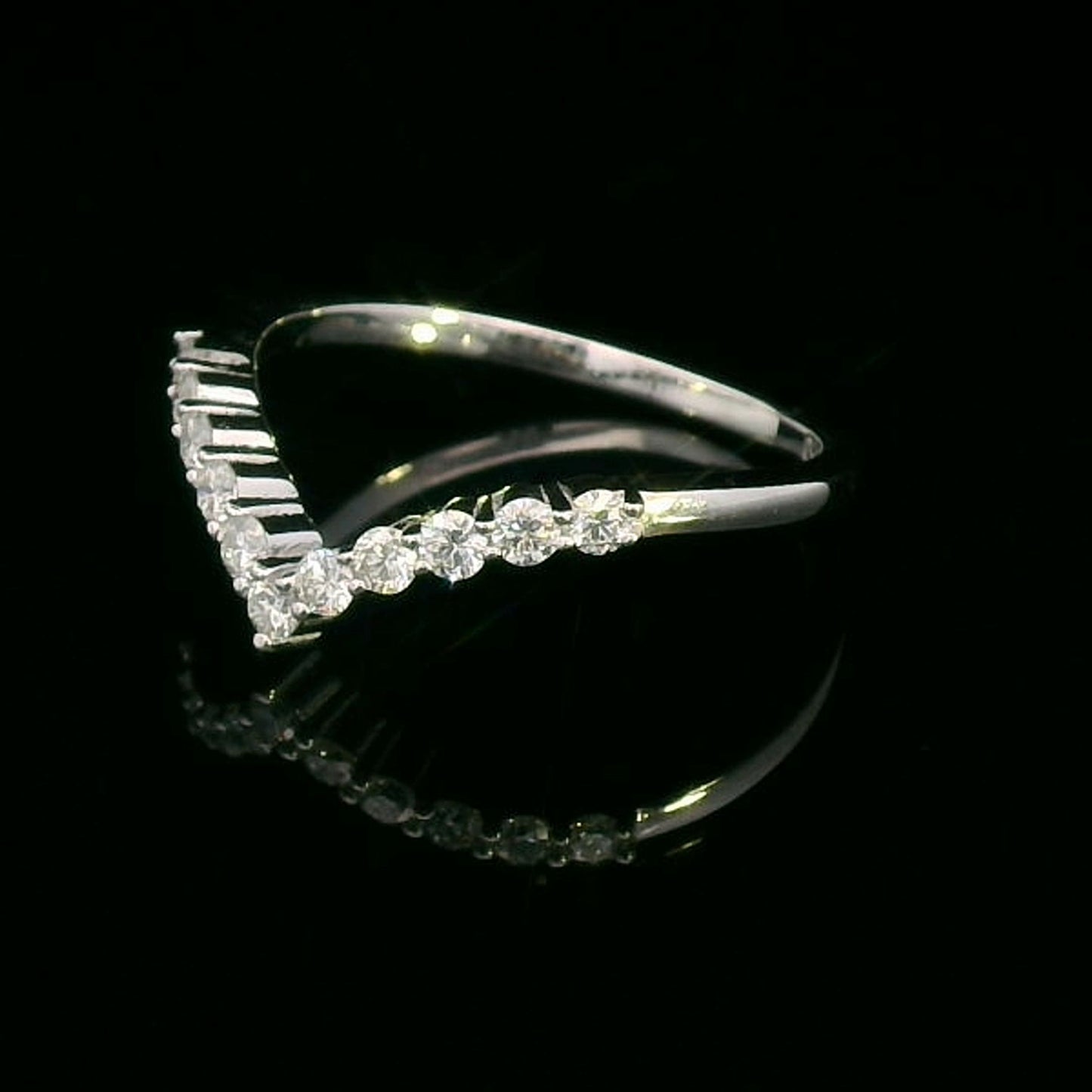 18K Gold Wishbone Diamond Ring V-Shaped Chevron Band with 0.36 Carat Round Diamonds