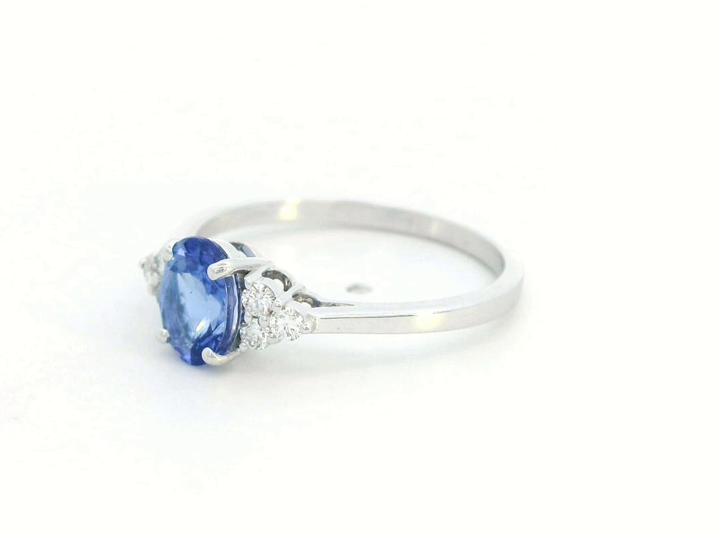18K Gold Tanzanite and Diamond Ring – 0.93 Carat Oval Tanzanite with 0.14 Carat Diamonds