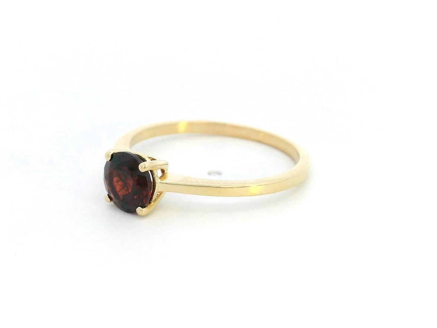 18K Yellow Gold Solitaire Garnet Ring – 1.07ct January Birthstone