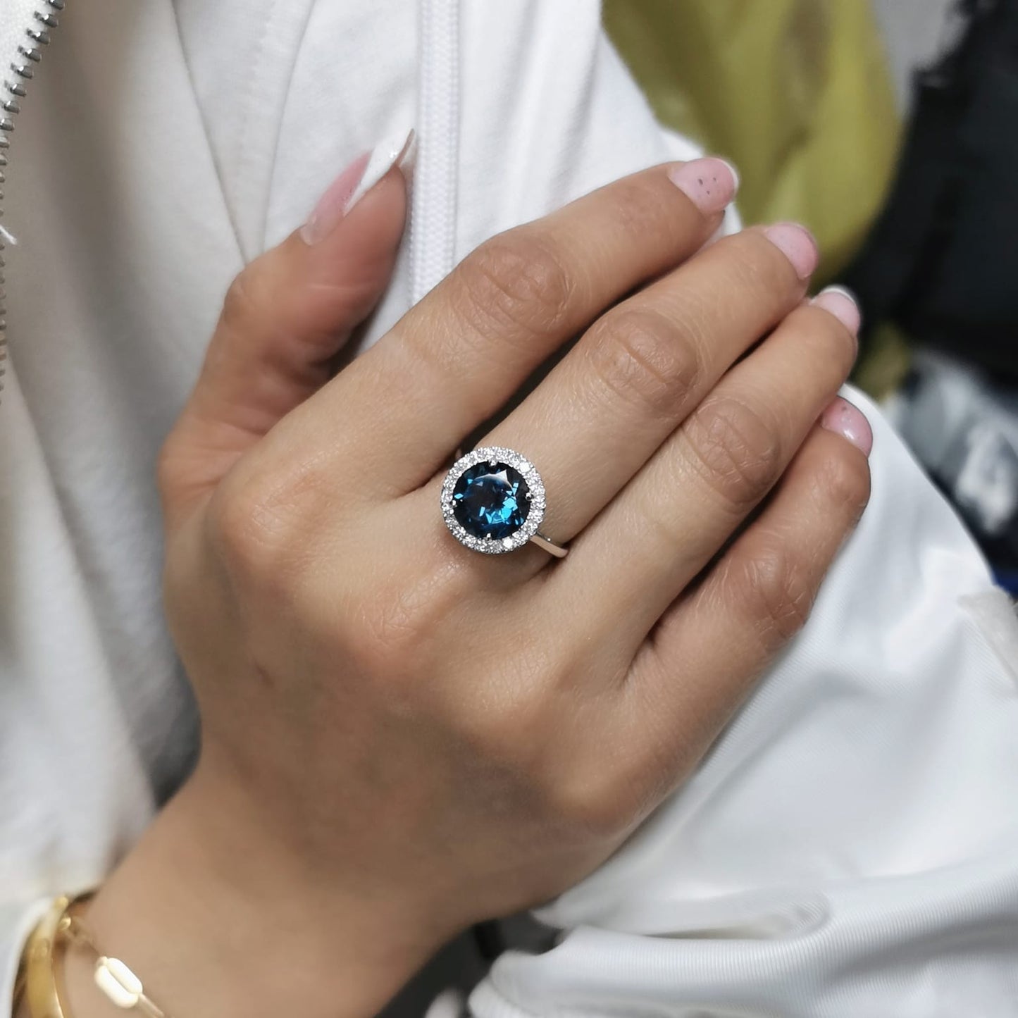 Elegant London Blue Topaz & Diamond Halo Ring in 18K White Gold – 4.33 Carat