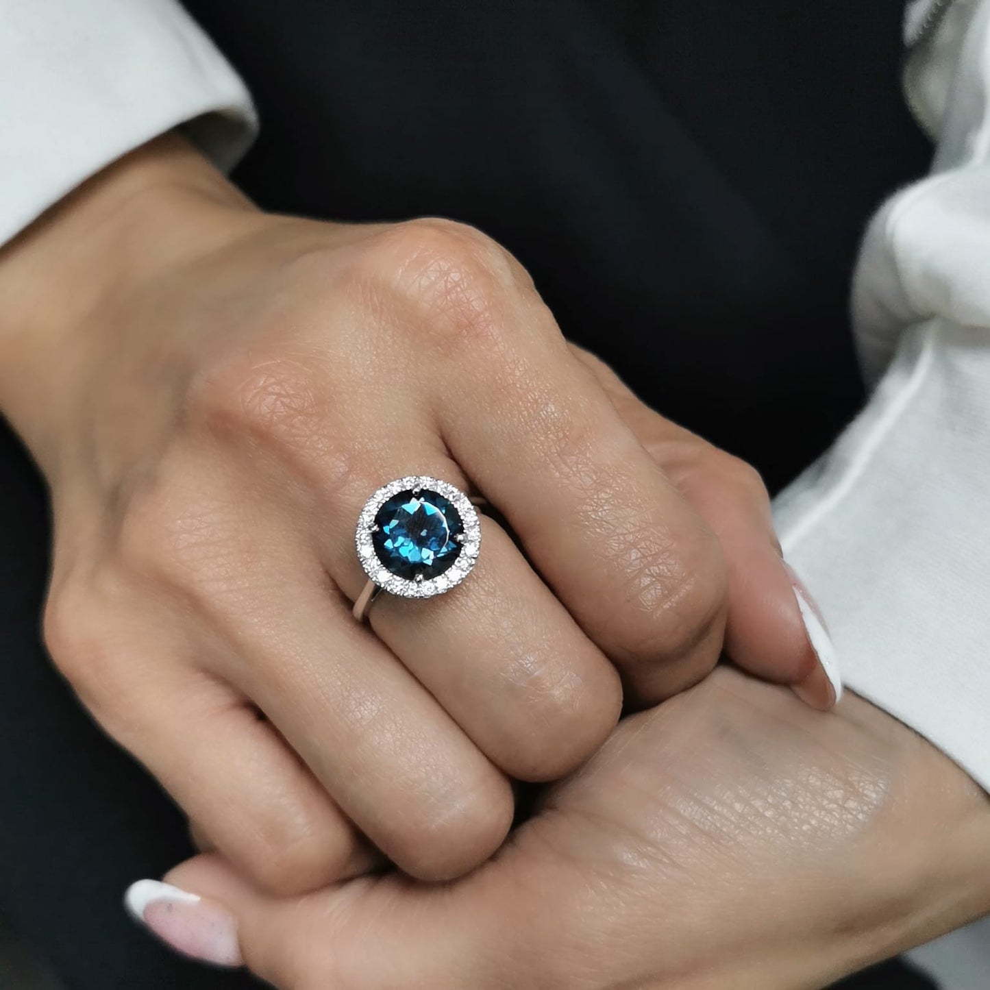 Elegant London Blue Topaz & Diamond Halo Ring in 18K White Gold – 4.33 Carat