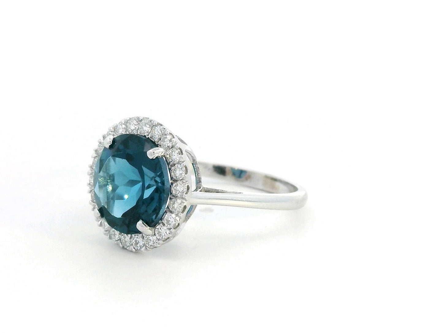 Elegant London Blue Topaz & Diamond Halo Ring in 18K White Gold – 4.33 Carat