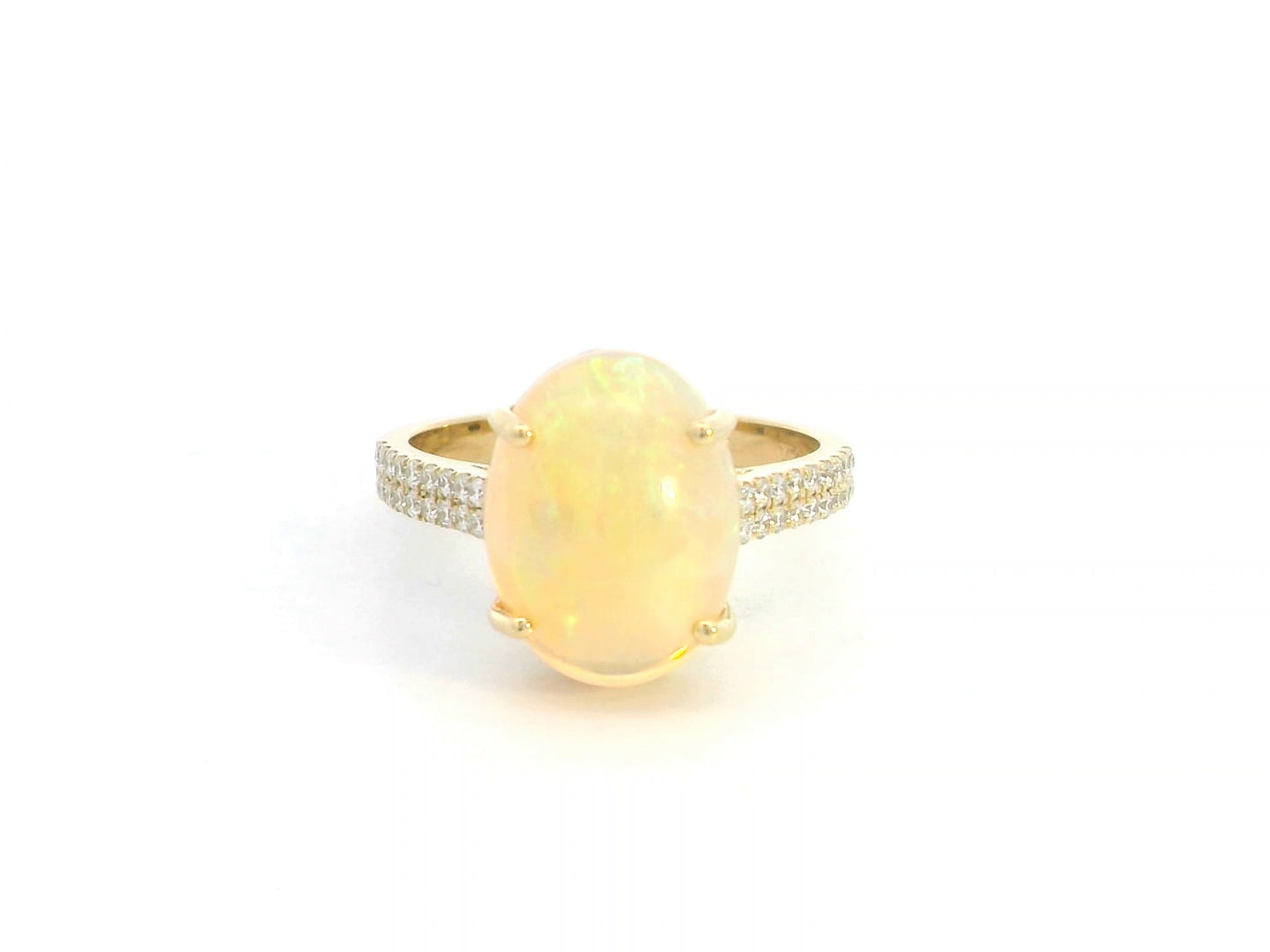 18K gold opal cocktail ring with diamonds – 3.65ct oval opal, 0.26ct pavé diamonds, elegant statement jewelry.