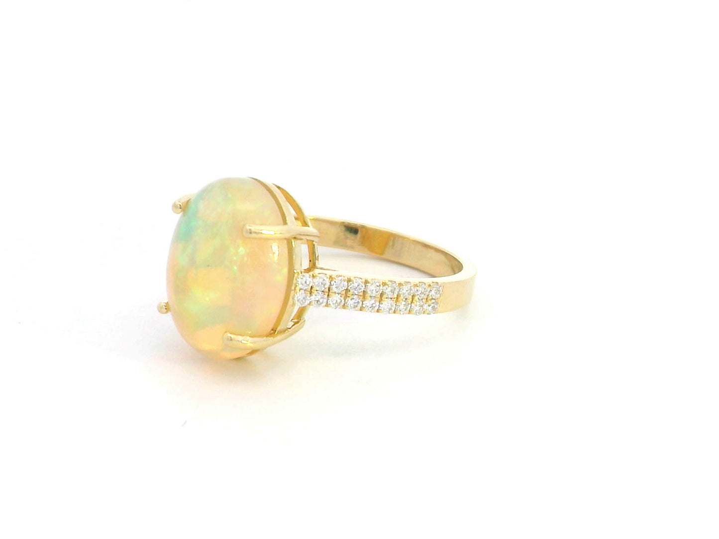 18K gold opal cocktail ring with diamonds – 3.65ct oval opal, 0.26ct pavé diamonds, elegant statement jewelry.
