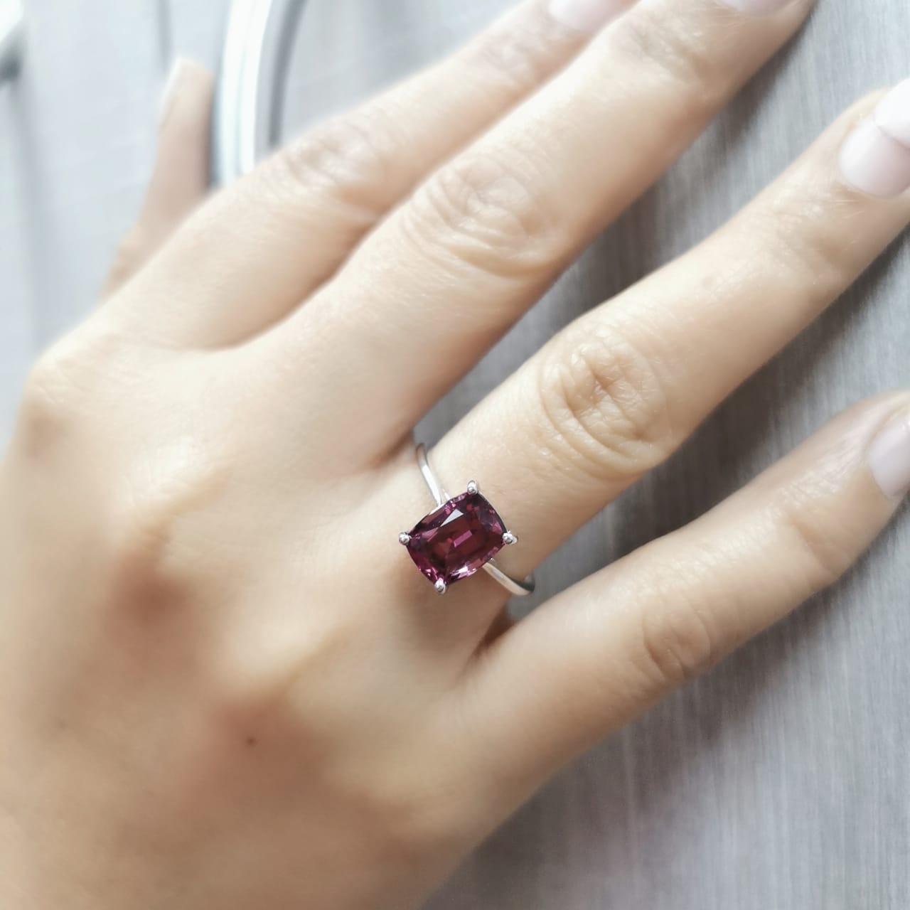 3.41 Carat Rhodolite Garnet Solitaire Ring in 18K gold with a cushion-cut gemstone, elegant fine jewelry for stacking or gifting
