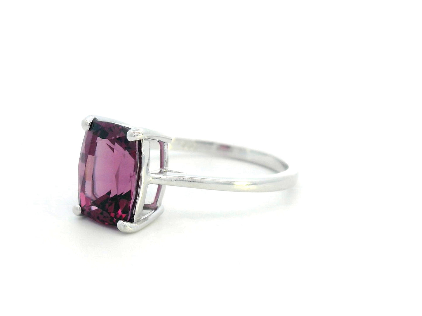 3.41 Carat Rhodolite Garnet Solitaire Ring in 18K gold with a cushion-cut gemstone, elegant fine jewelry for stacking or gifting
