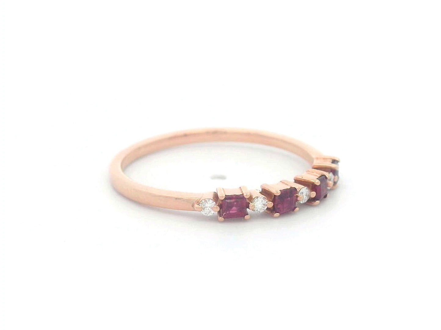 18K rose gold ring with alternating square-cut rubies and diamonds – Perfect for stacking or as a birthstone ring.