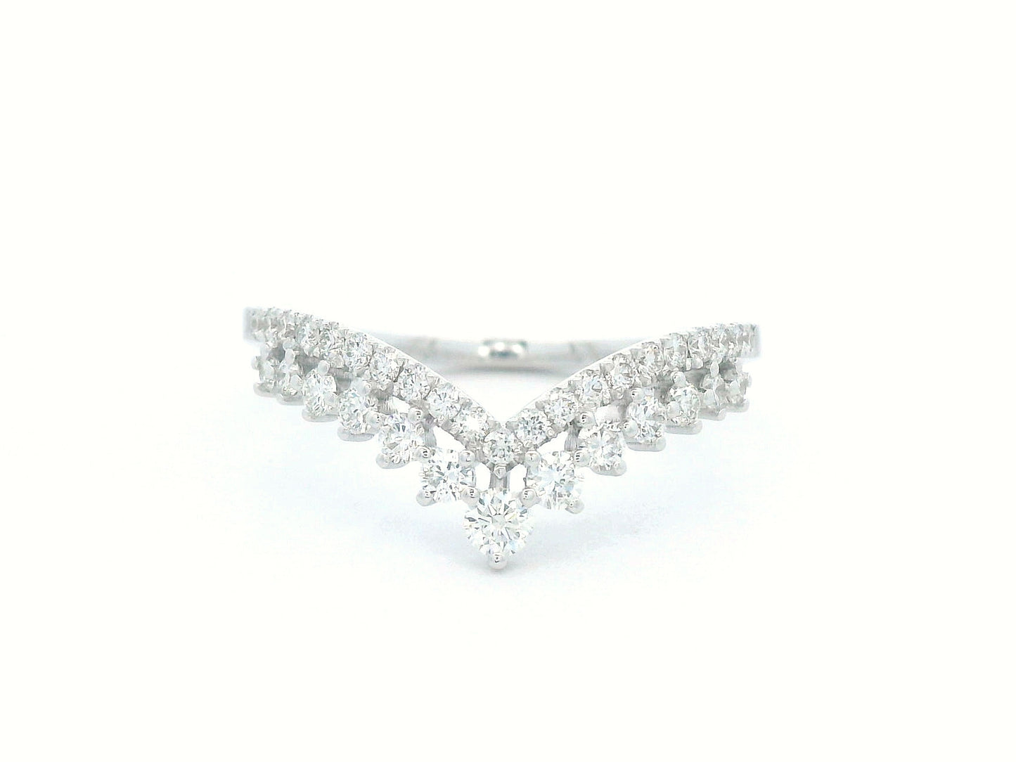 18K gold V-shape diamond ring with 0.47 carat round diamonds in a chevron silhouette