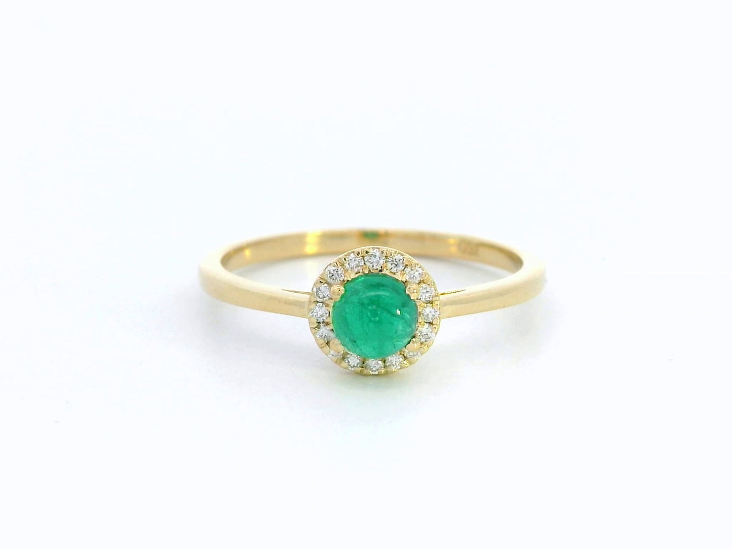 18K yellow gold ring with 0.46ct cabochon emerald and 0.07ct diamond halo – elegant fine jewelry
