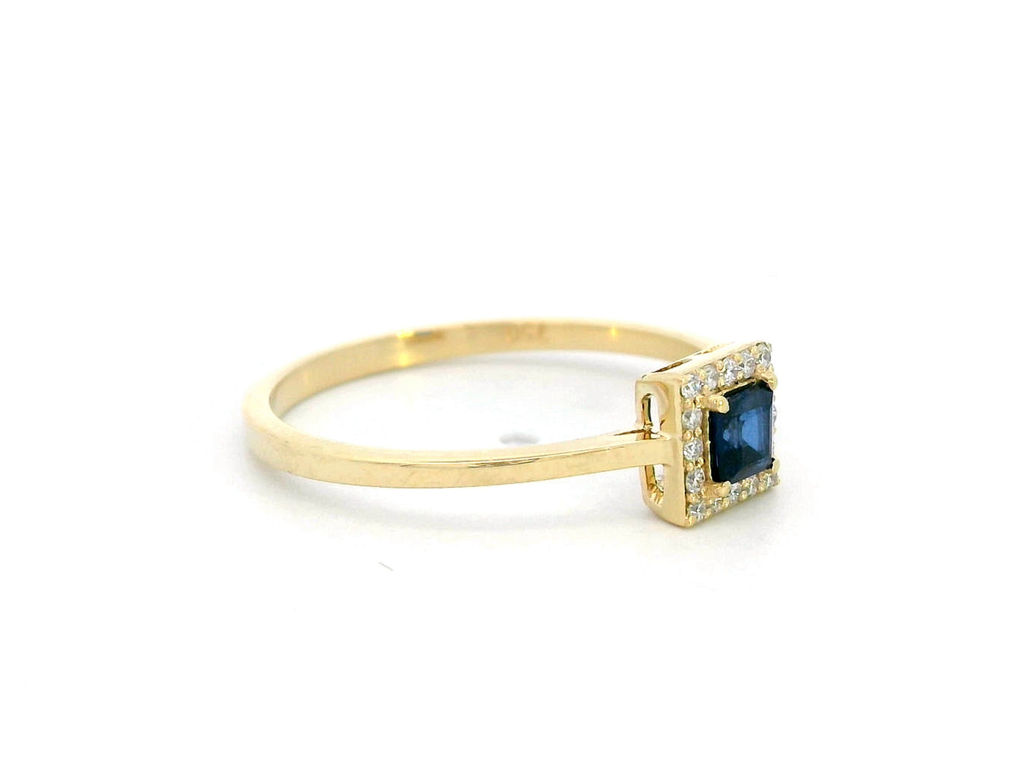 18K gold ring with square-cut 0.25 carat sapphire and diamond halo – minimal and elegant design
