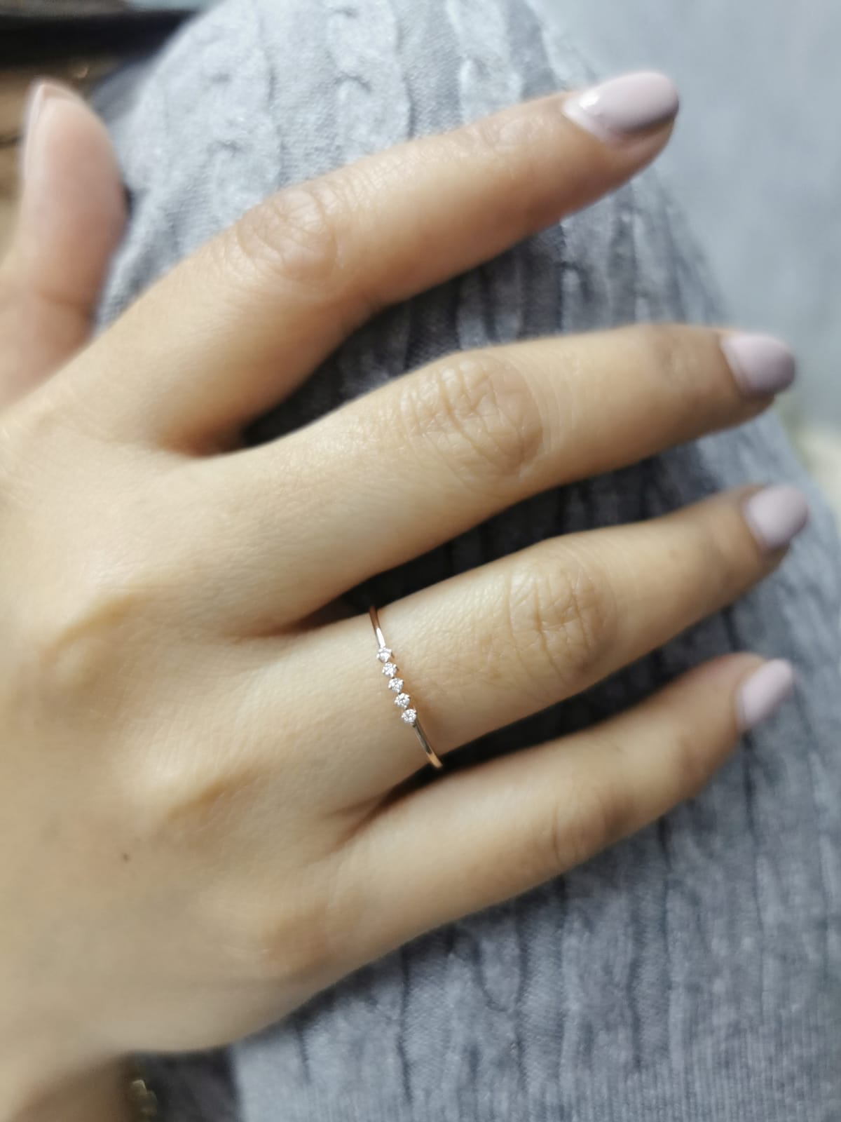 Five-stone diamond stacking ring in 18K rose gold with minimalist design