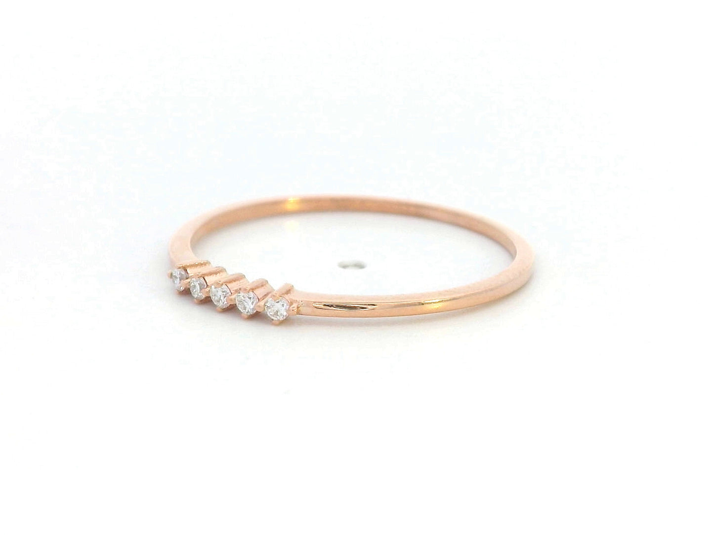 Five-stone diamond stacking ring in 18K rose gold with minimalist design