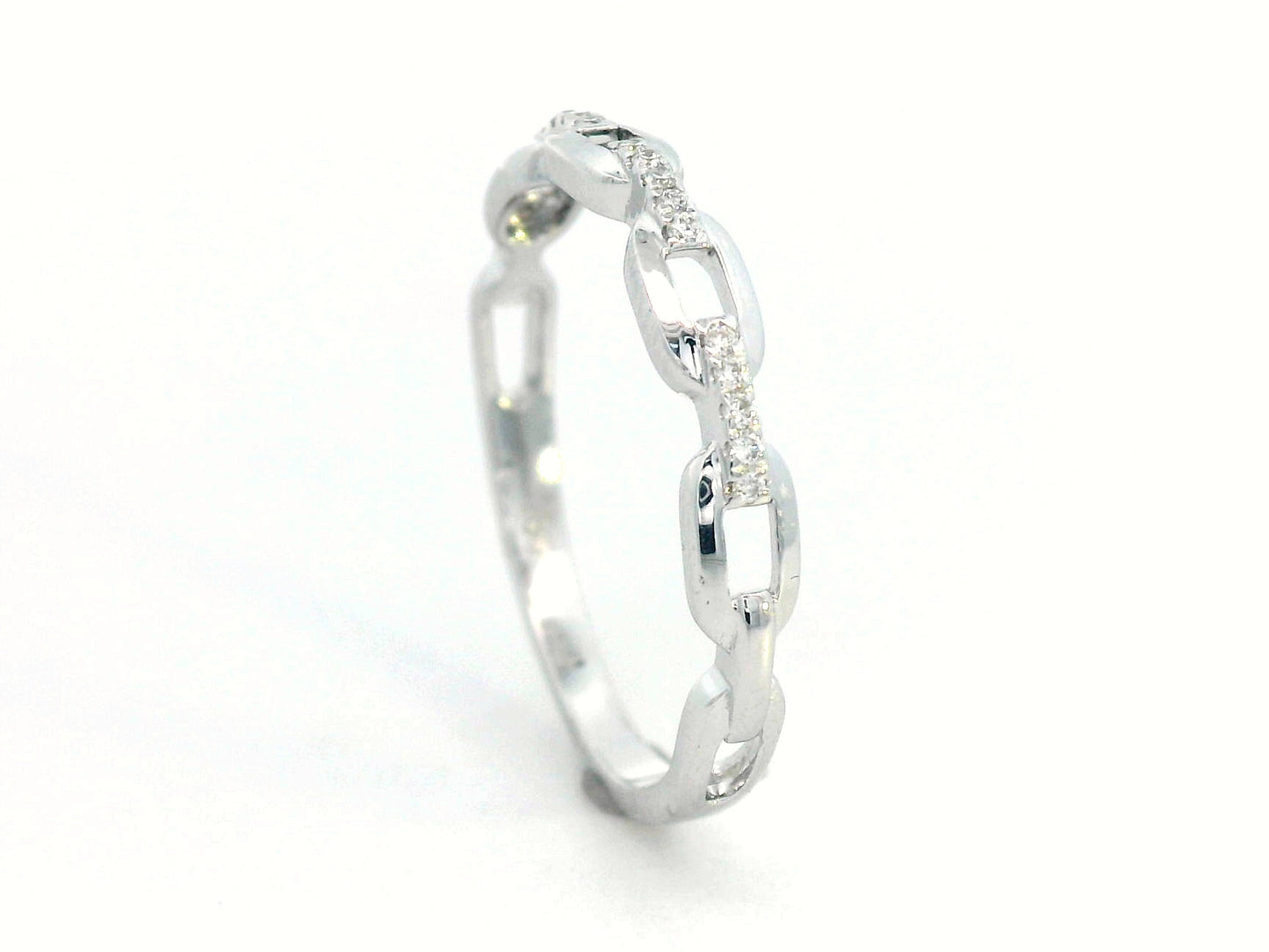 18K White Gold Chain Link Diamond Ring – 0.05 CT Modern Luxury