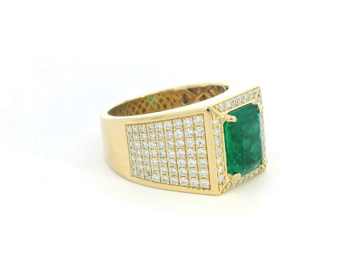 18K yellow gold men’s ring with 2.60 carat emerald center and 1.00 carat pavé diamonds