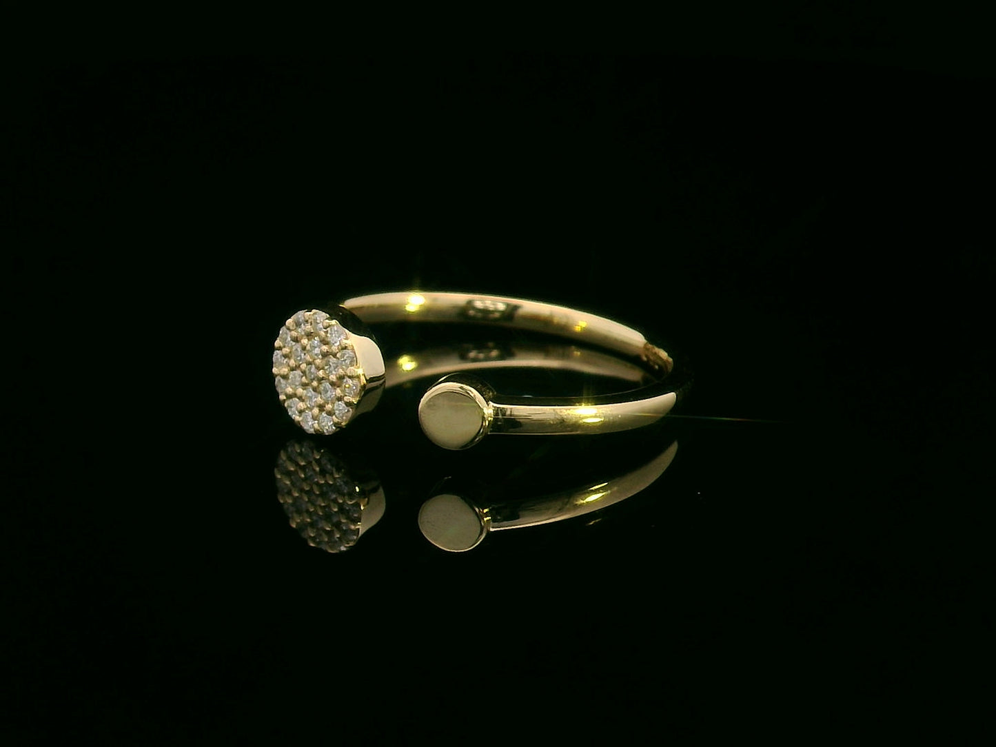 18K gold open ring with pavé diamond circle and polished gold bead – minimalist modern design
