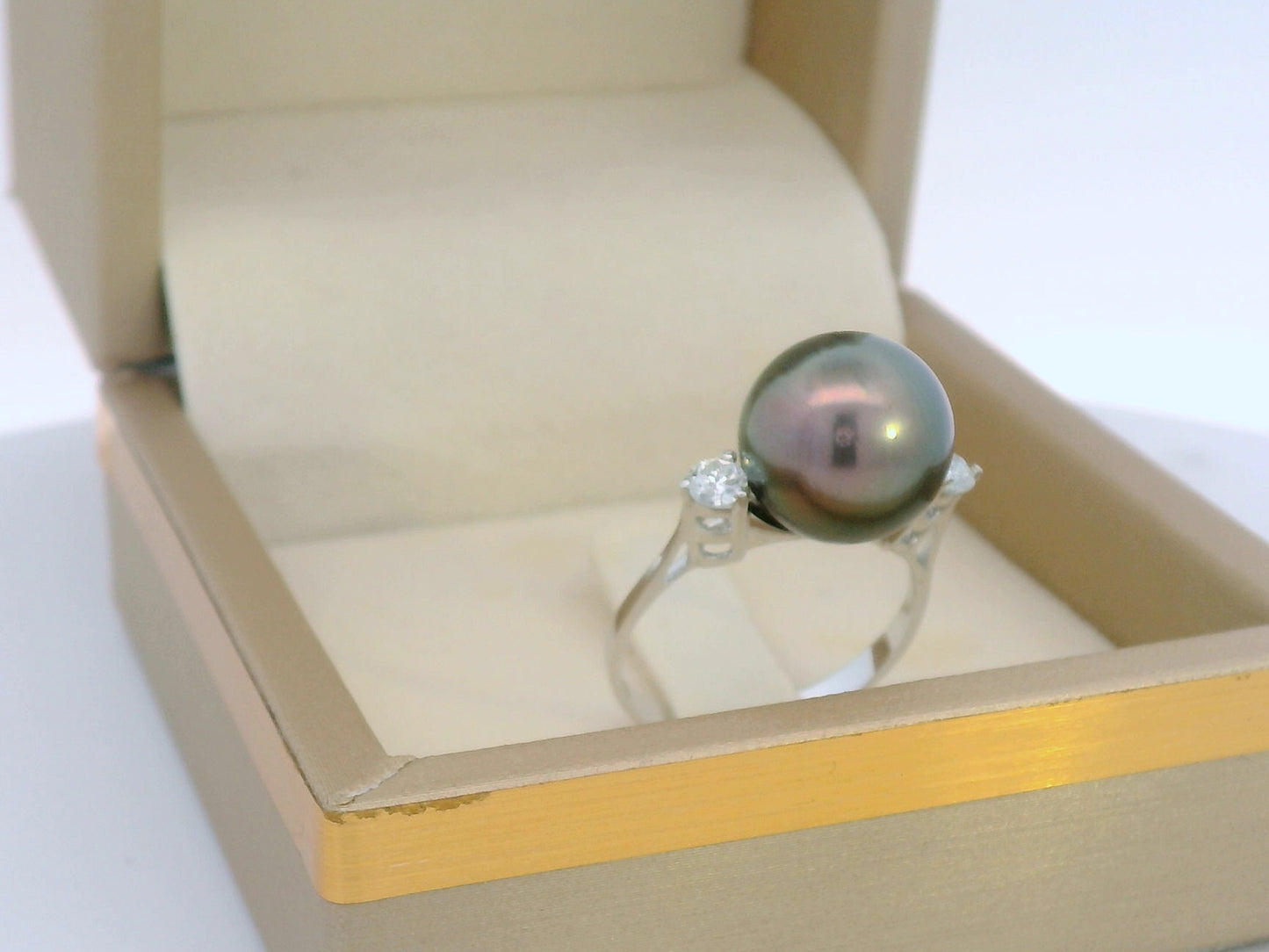 18K White Gold Ring with Freshwater Black Pearl and Diamond Accents