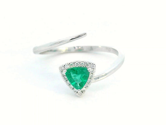 18K gold open band ring with trillion-cut emerald and diamond halo