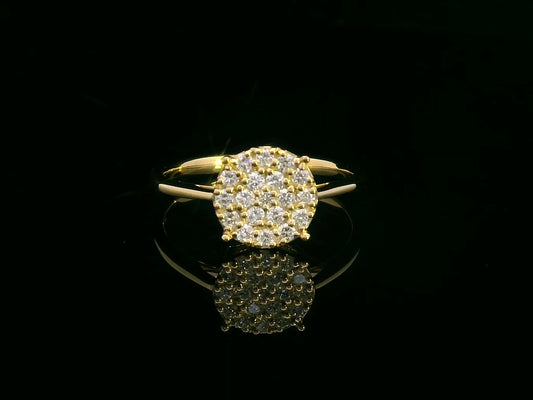 18K Yellow Gold Ring with 0.33ct Diamond Cluster
