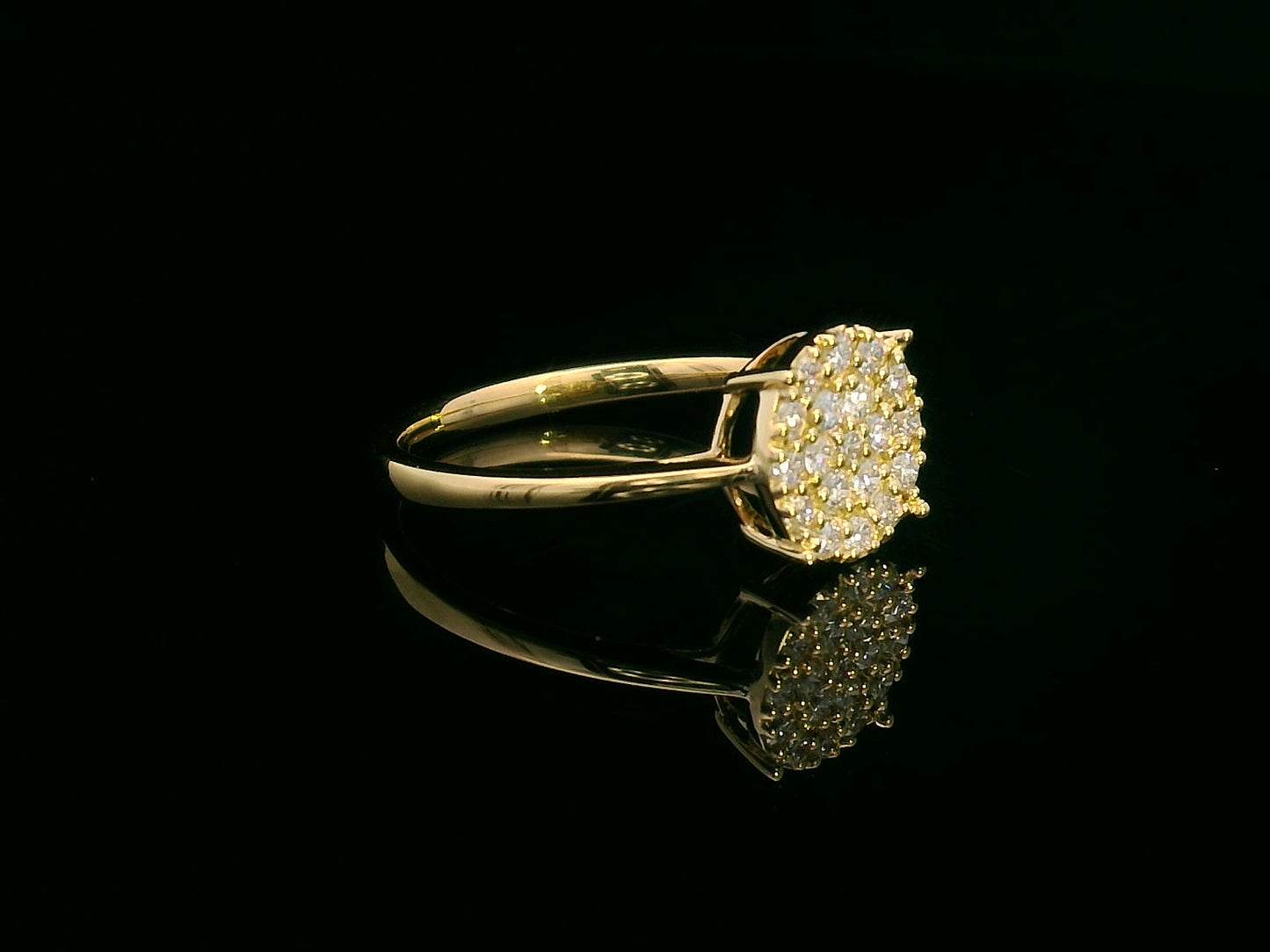 18K Yellow Gold Ring with 0.33ct Diamond Cluster in Round Motif