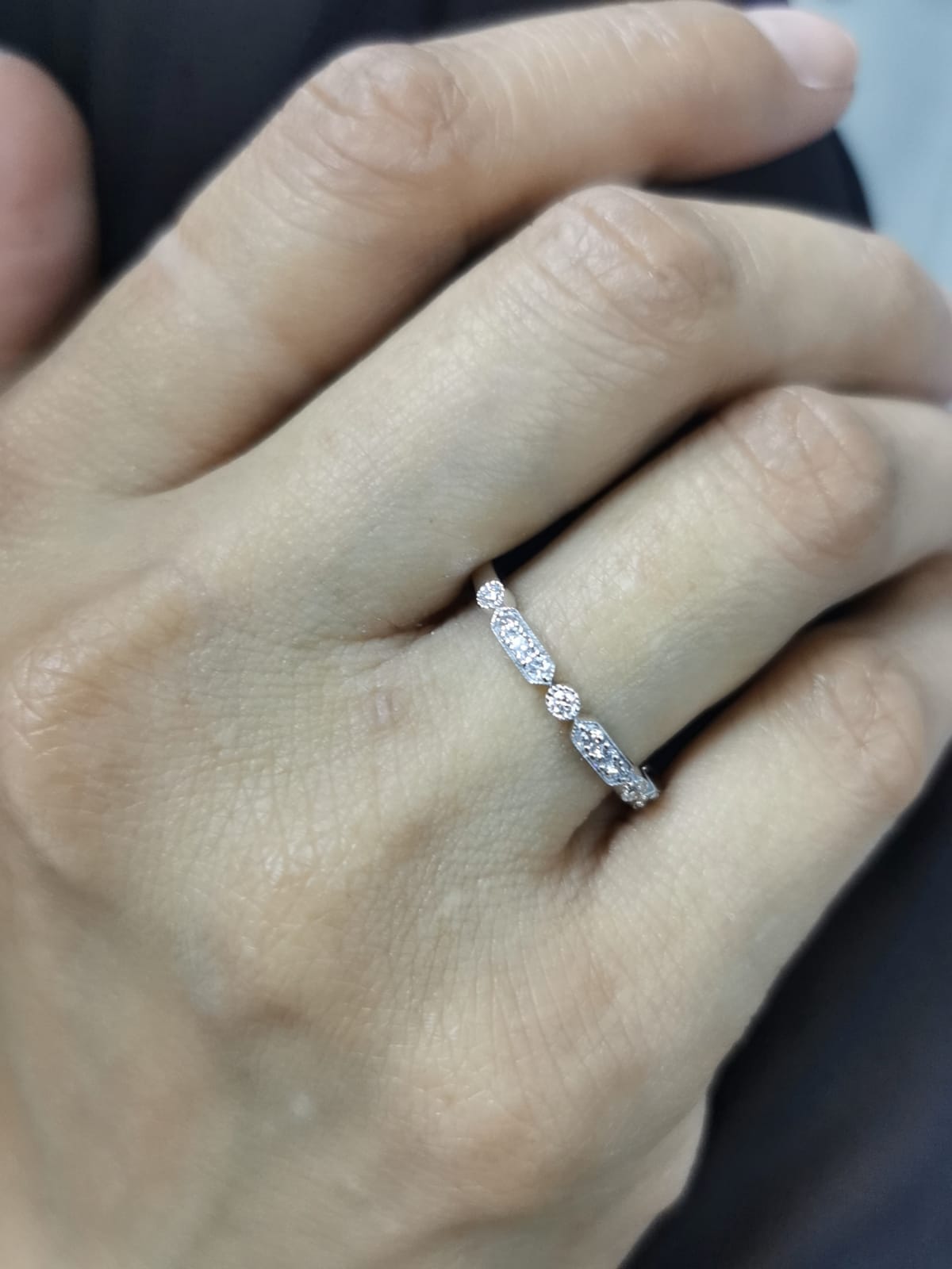 18K white gold band with alternating marquise and round shapes pavé-set with diamonds