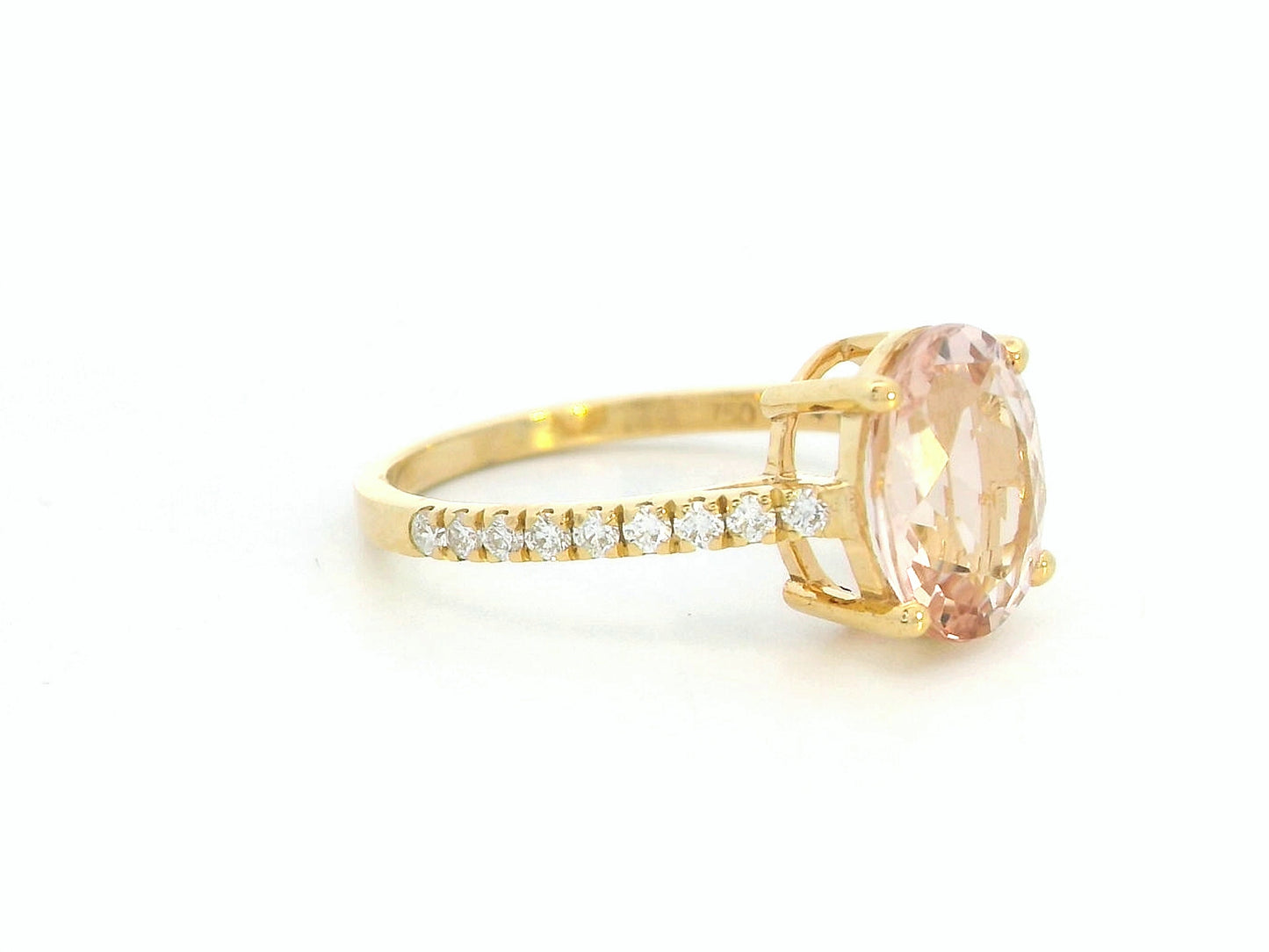 18K rose gold ring with 2.22ct oval Morganite and 0.25ct diamond band
