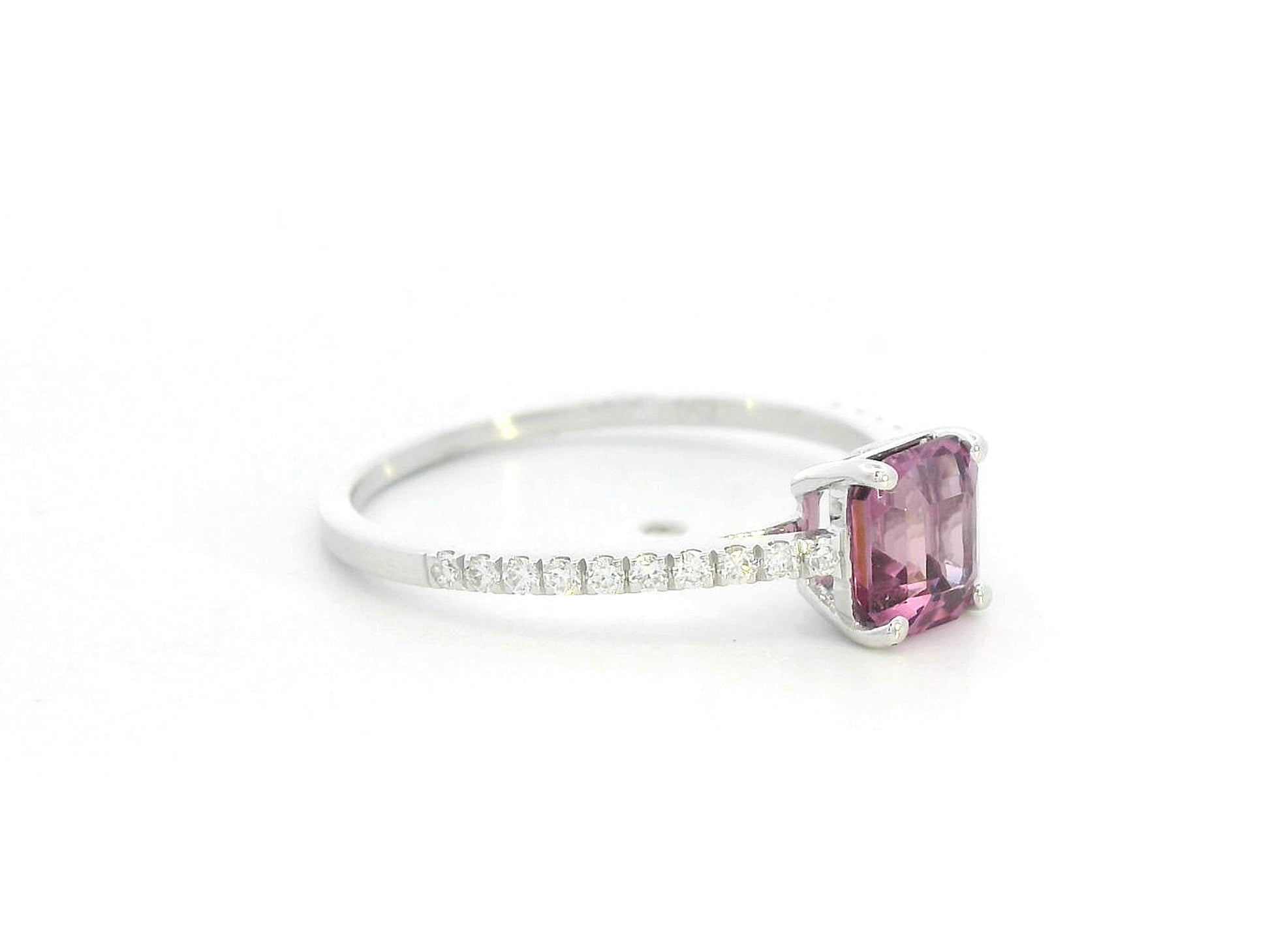 Radiant-cut rhodolite ring in 18K white gold with diamond pavé band – 1.09ct center, 0.15ct diamonds