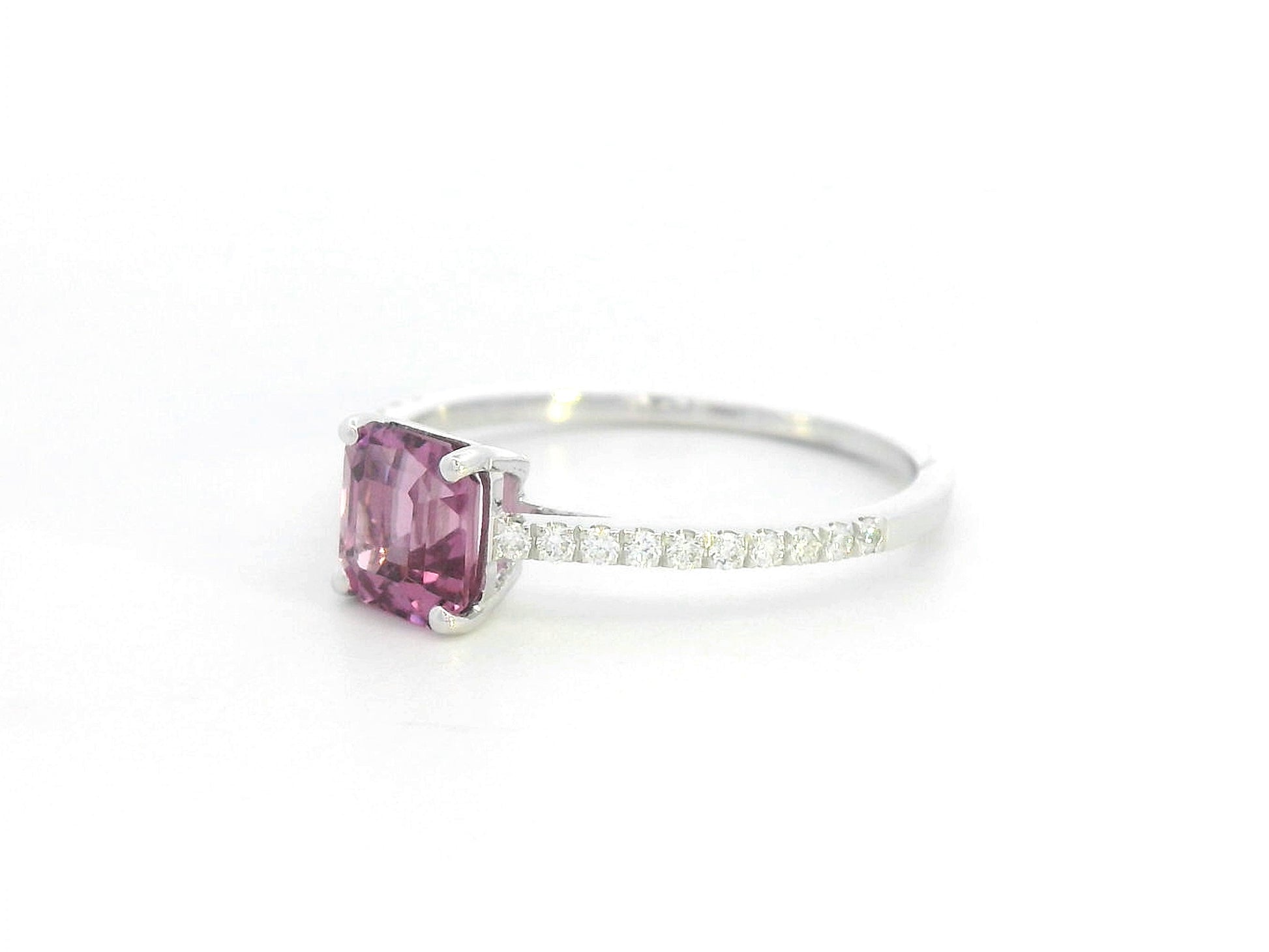 Radiant-cut rhodolite ring in 18K white gold with diamond pavé band – 1.09ct center, 0.15ct diamonds