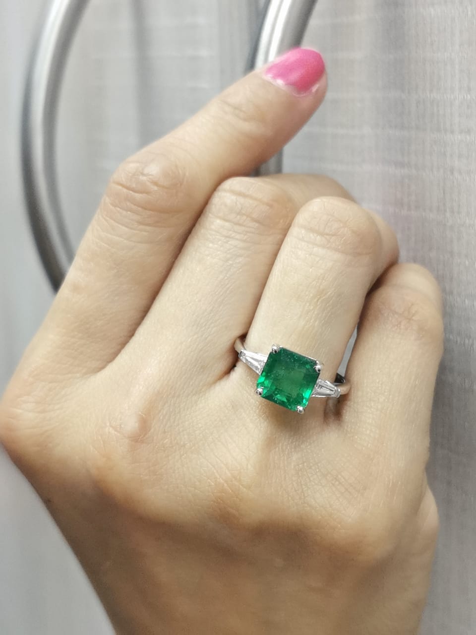 Square-cut emerald ring with tapered baguette diamonds in 18K white gold – 3.70ct center stone