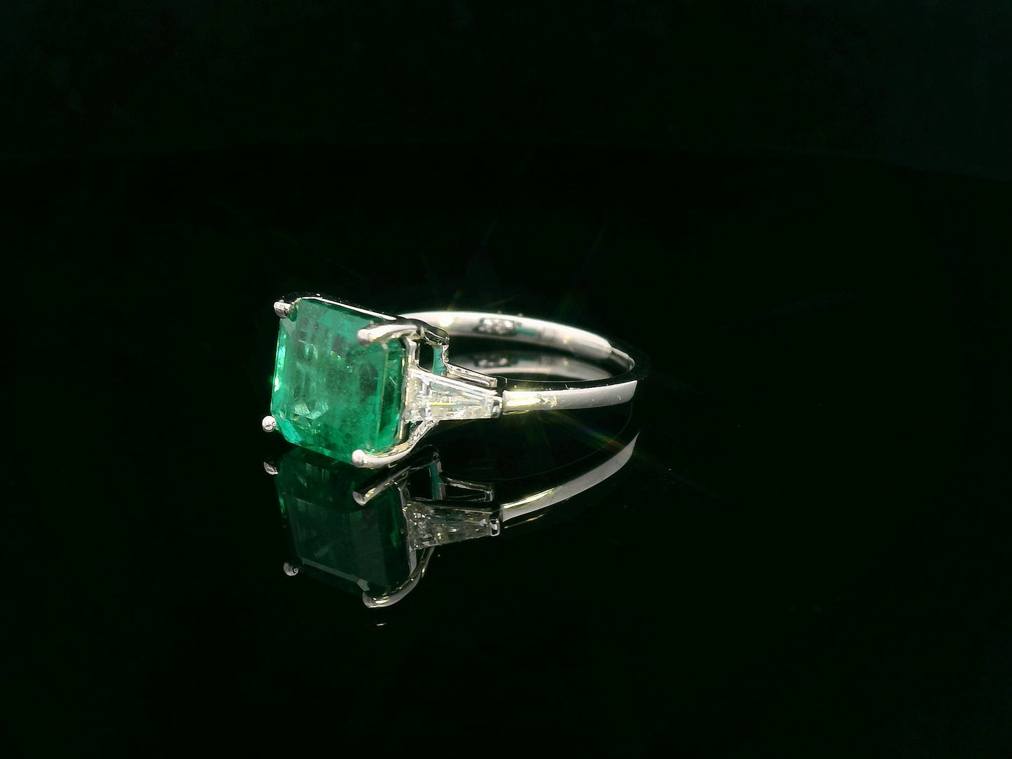 Square-cut emerald ring with tapered baguette diamonds in 18K white gold – 3.70ct center stone