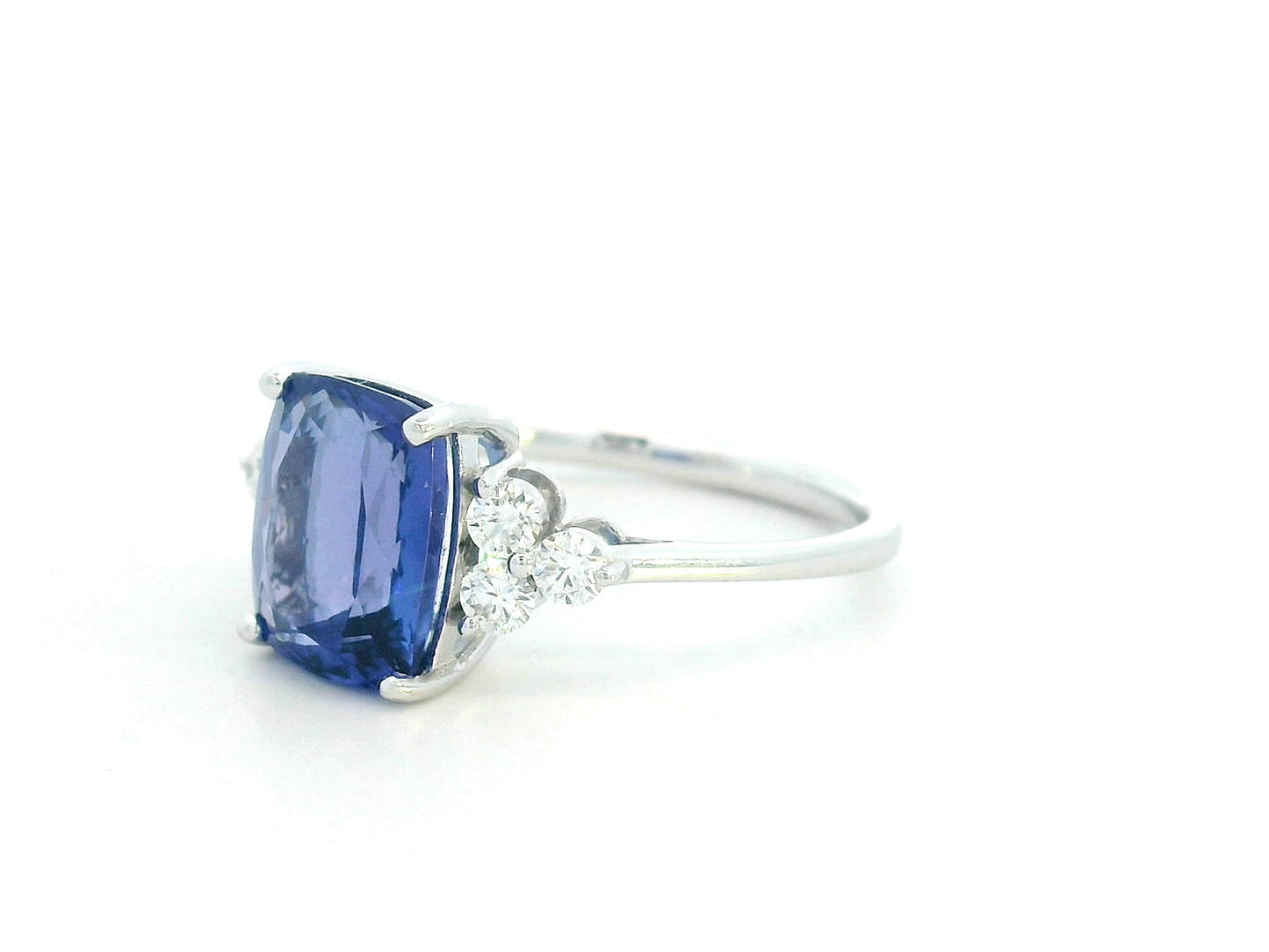 18K white gold tanzanite and diamond ring – 3.50ct oval tanzanite with diamond accents by Emirates Diamonds