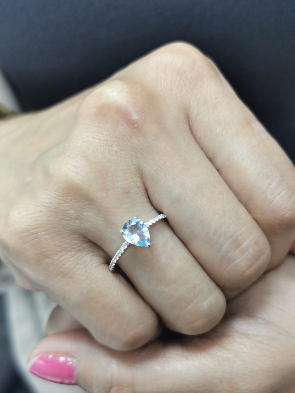 Pear-cut aquamarine ring in 18K white gold with pavé diamond band – 0.68ct aqua, 0.13ct diamonds