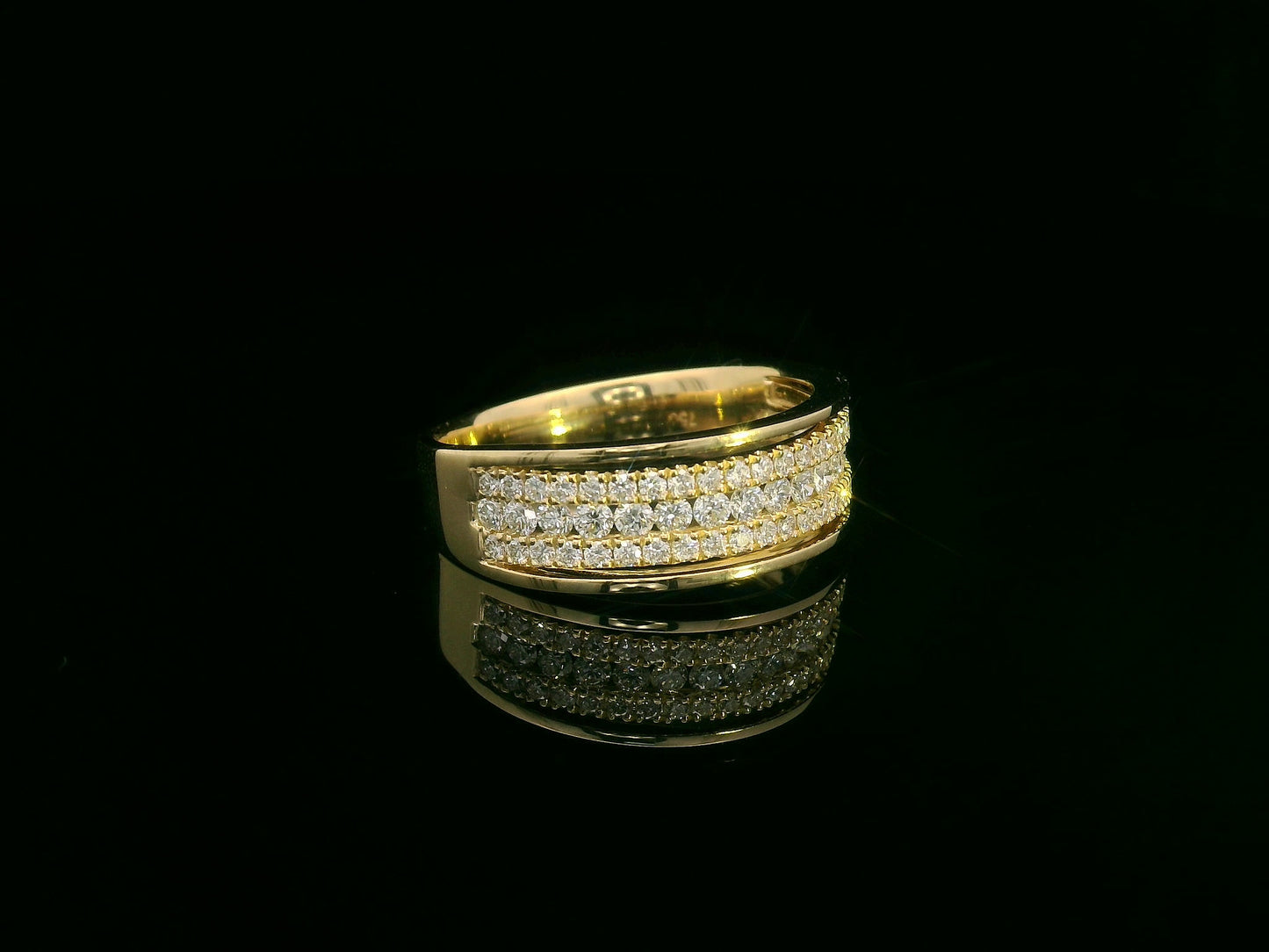 18K gold wide band ring with three rows of diamonds and two polished gold borders – 0.72ct