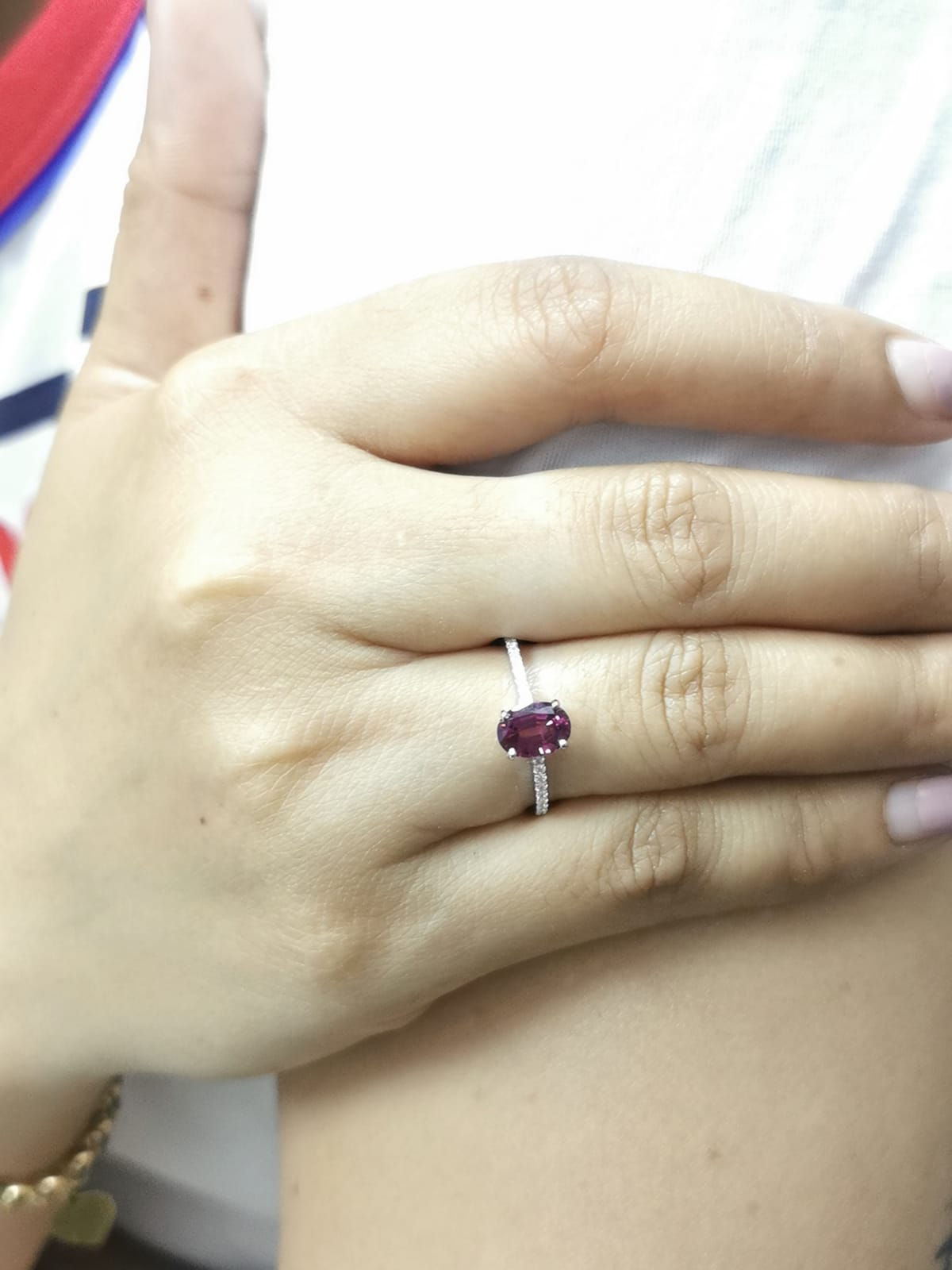 18K White Gold Oval Rhodolite Ring with Diamond Accents – 1.31ct Center Stone