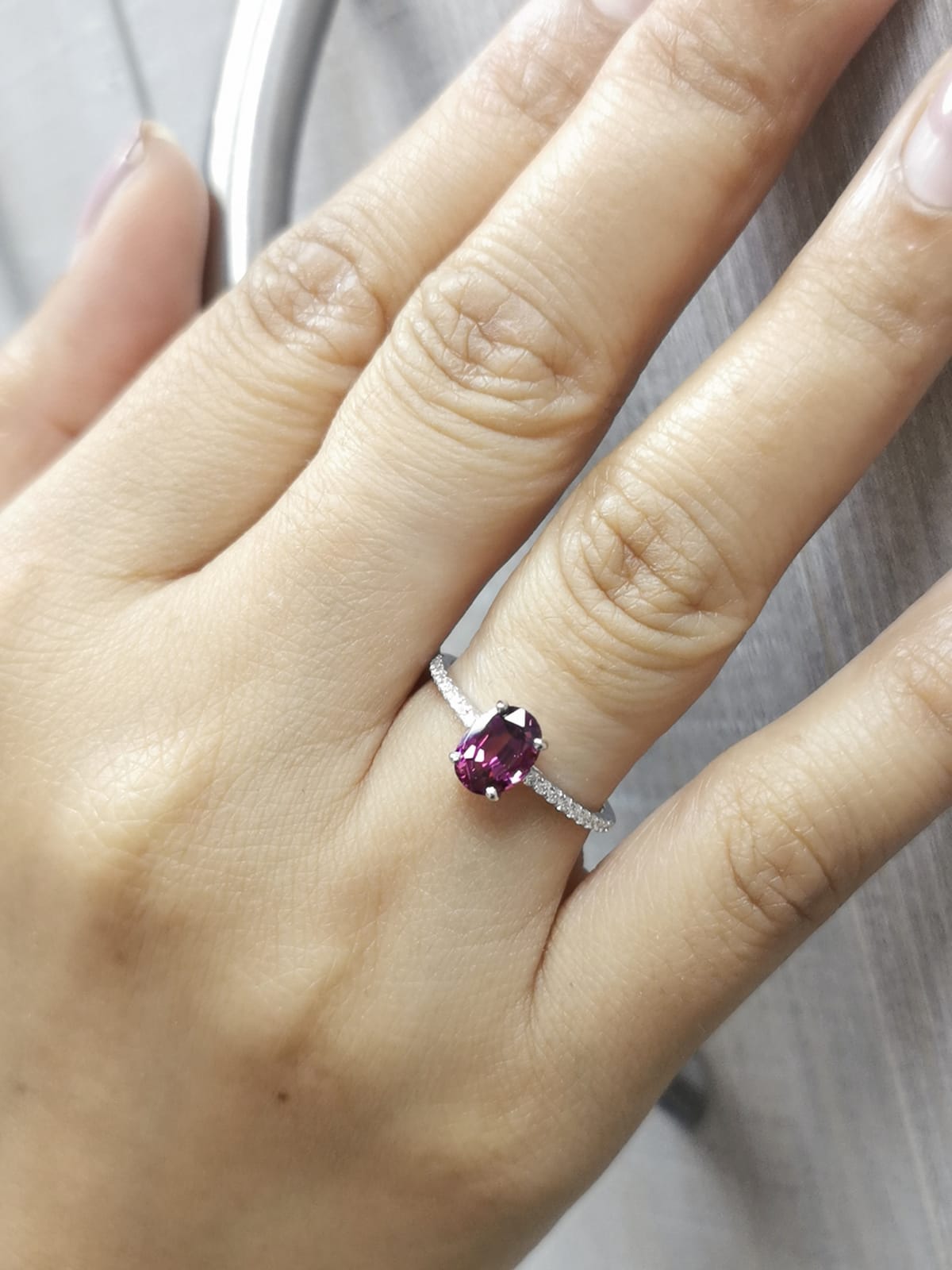 18K White Gold Oval Rhodolite Ring with Diamond Accents – 1.31ct Center Stone
