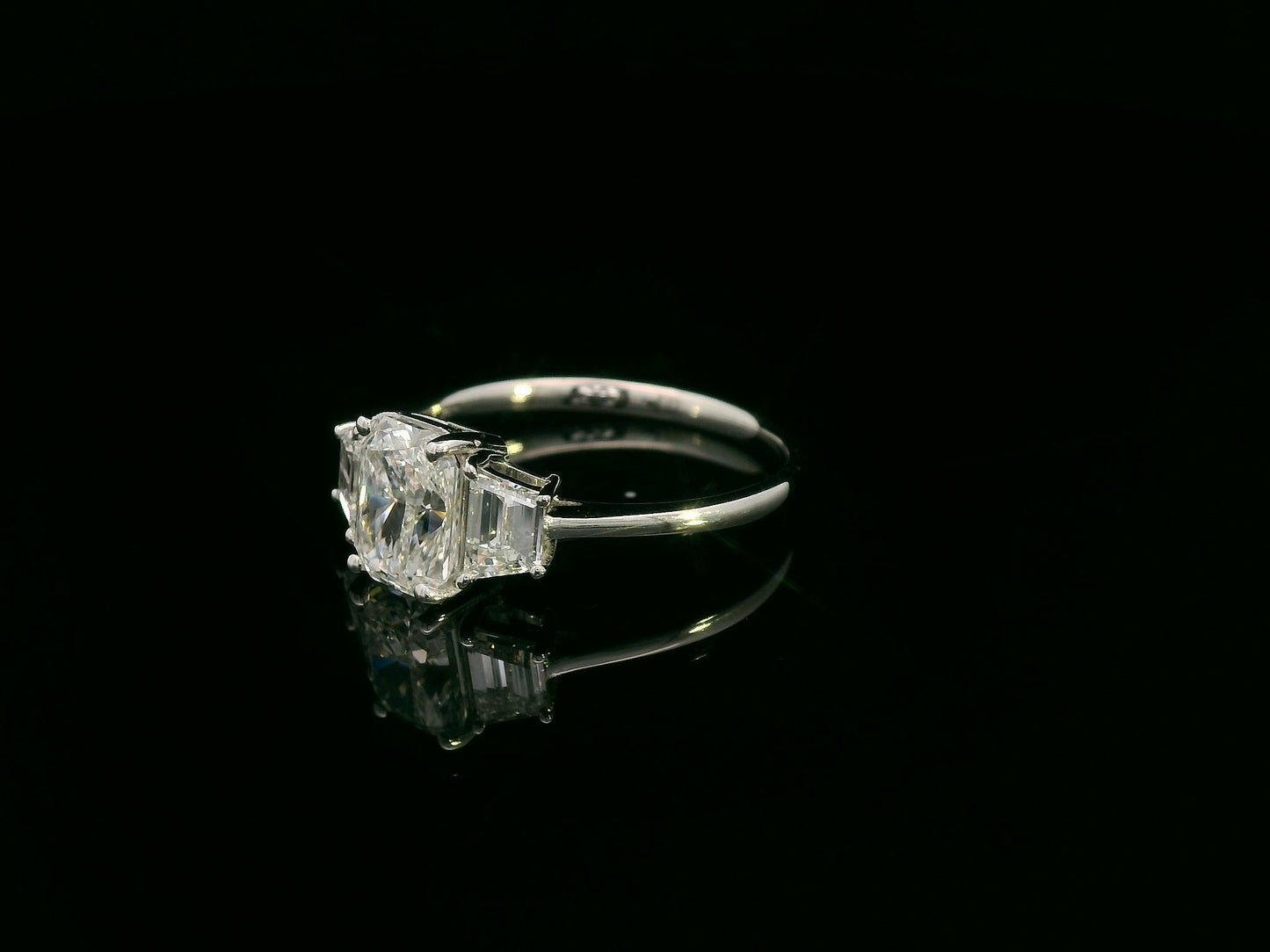 18k White Gold Radiant-Cut Diamond 1.51ct Three-Stone Ring with Trapezoid Diamonds | HRD Certified