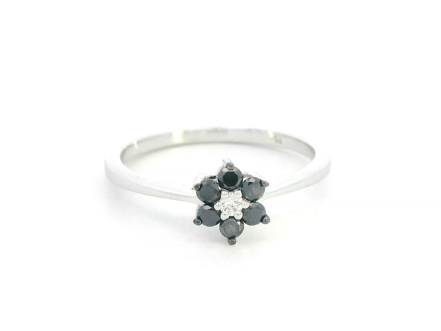 18K white gold floral ring with black and white diamonds