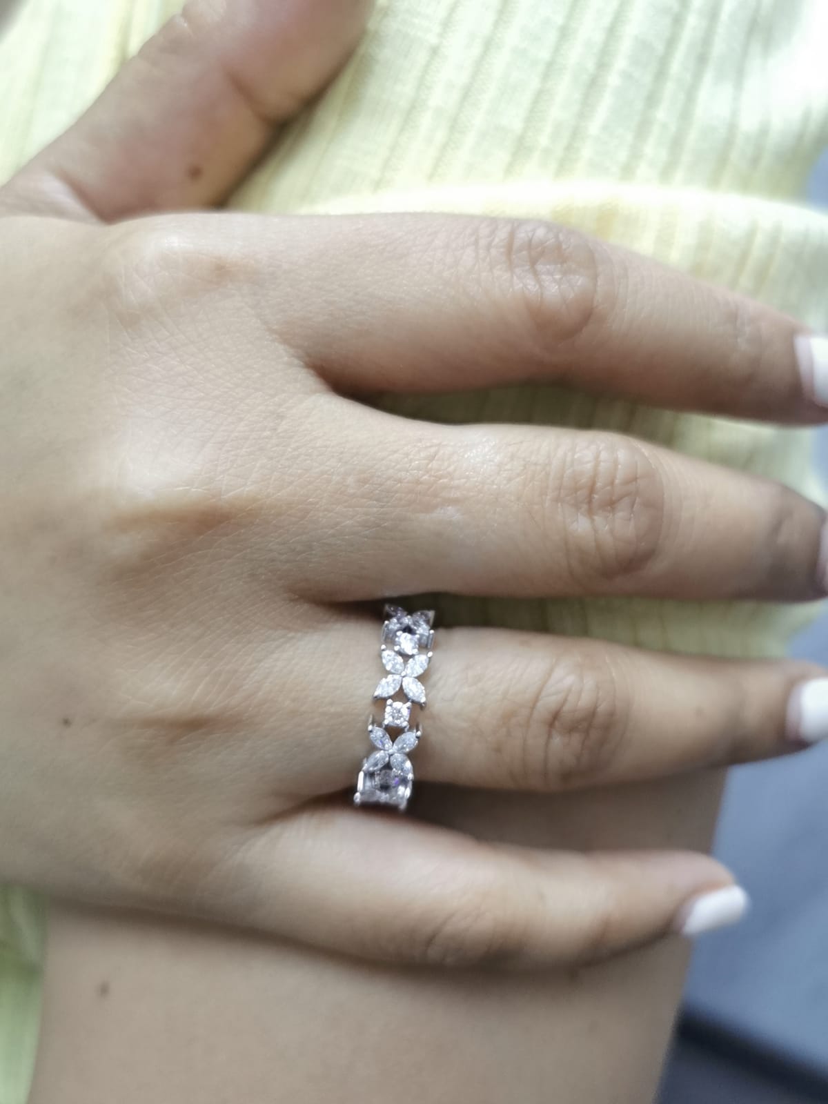 18K White Gold Floral Diamond Band Ring with 0.78 Carats of Marquise and Round Diamonds