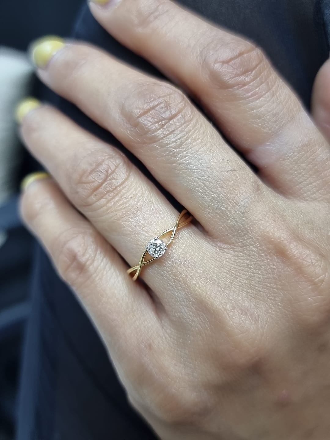 18k yellow gold diamond ring with 0.23ct round brilliant diamond & infinity shank – certificate included