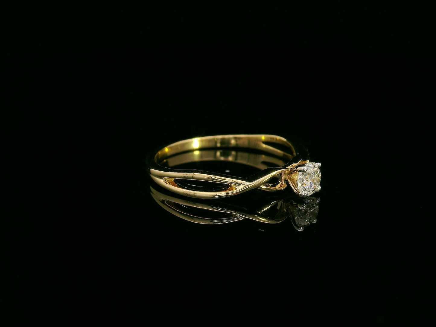 18k yellow gold diamond ring with 0.23ct round brilliant diamond & infinity shank – certificate included