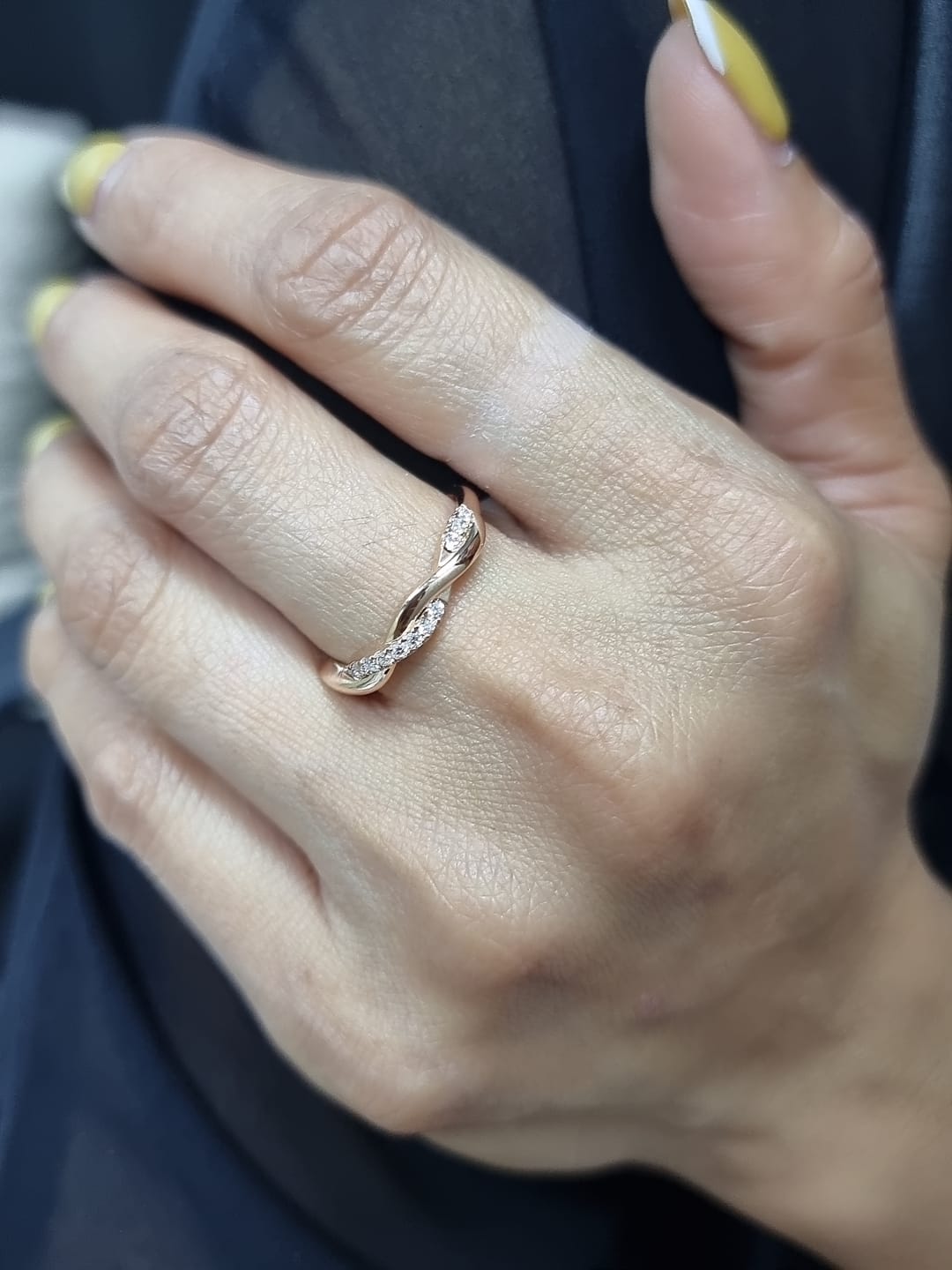 18K Rose Gold Twisted Diamond Band Ring, 0.20 Carat Diamonds, Wedding or Stacking Ring