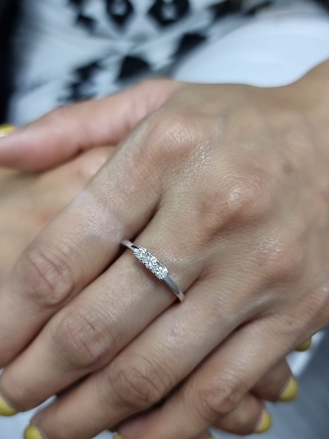 18k white gold trilogy ring with 0.26ct three round brilliant diamonds – certificate included