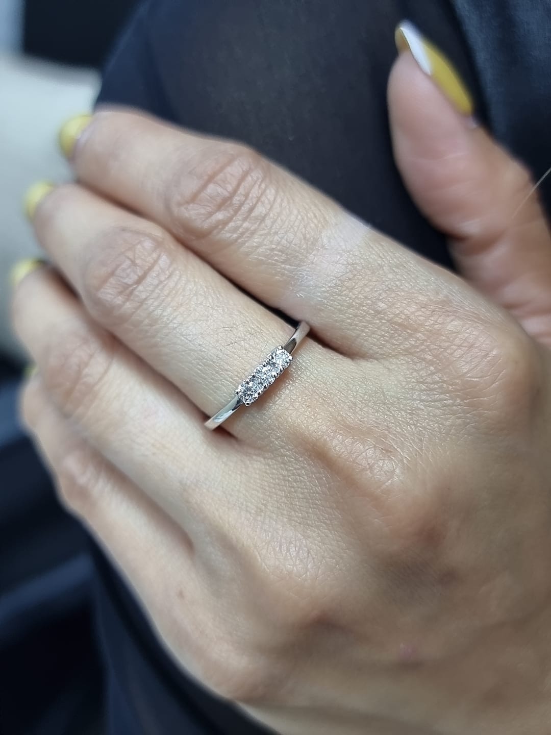 18k white gold trilogy ring with 0.26ct three round brilliant diamonds – certificate included