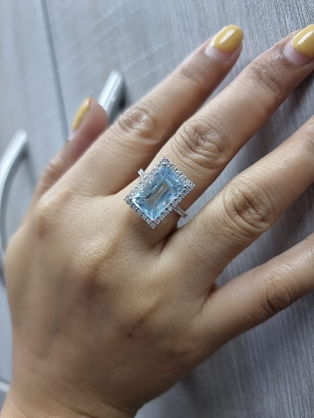 18k White Gold 7.66 carat Emerald-Cut Aquamarine with Diamond Halo, Cocktail Ring