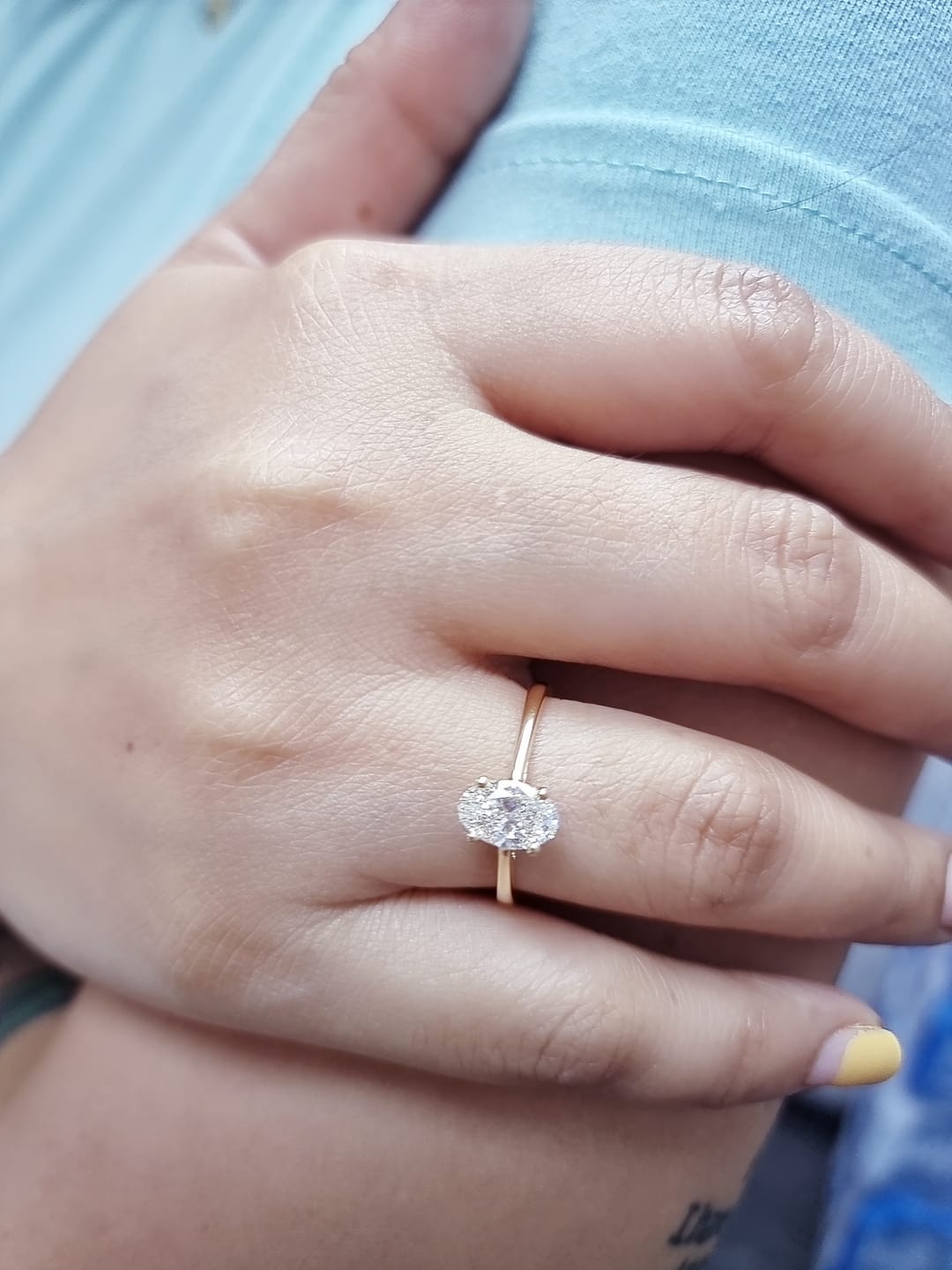 1.01ct Oval-Cut Solitaire Diamond Ring in 18k Yellow Gold, SI1 F Color, IGI Certified, Prong-Set Engagement Jewelry