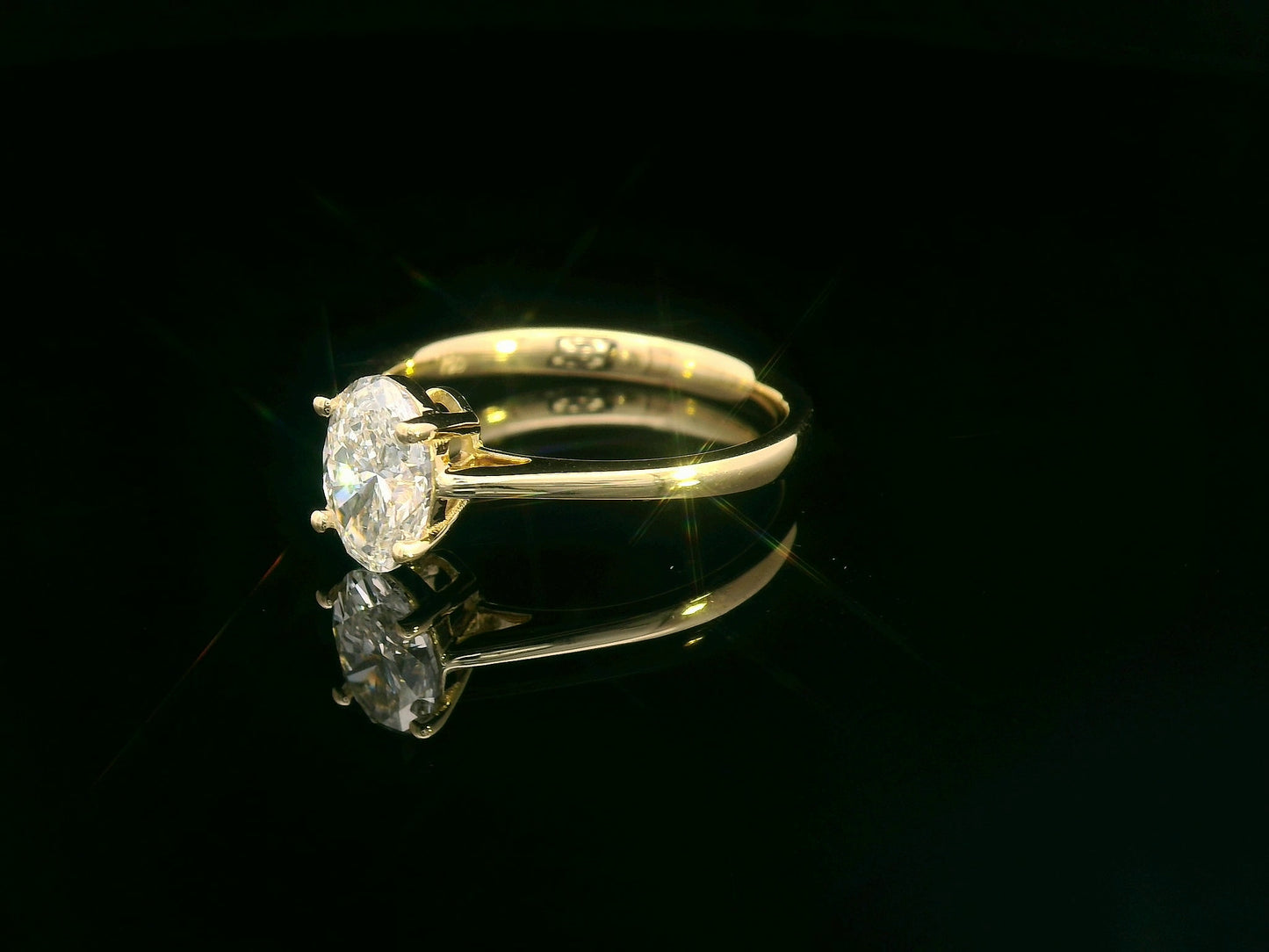 1.01ct Oval-Cut Solitaire Diamond Ring in 18k Yellow Gold, SI1 F Color, IGI Certified, Prong-Set Engagement Jewelry