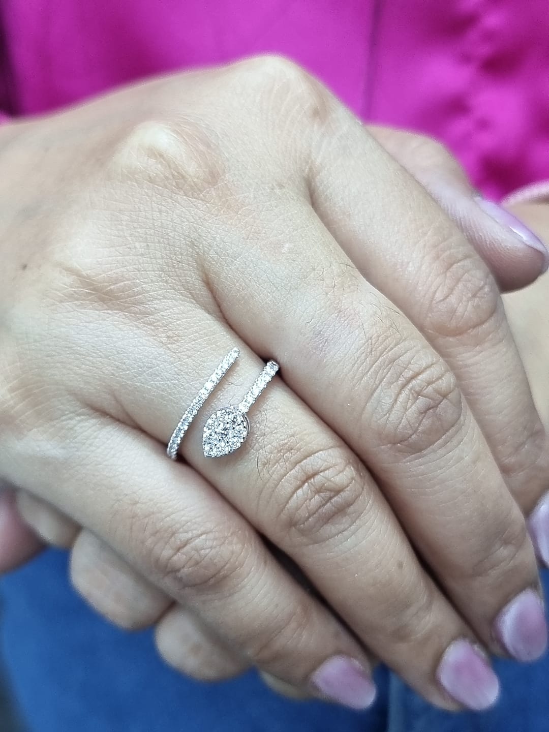18K gold diamond wrap ring featuring a pavé double-band design with a pear-shaped motif.